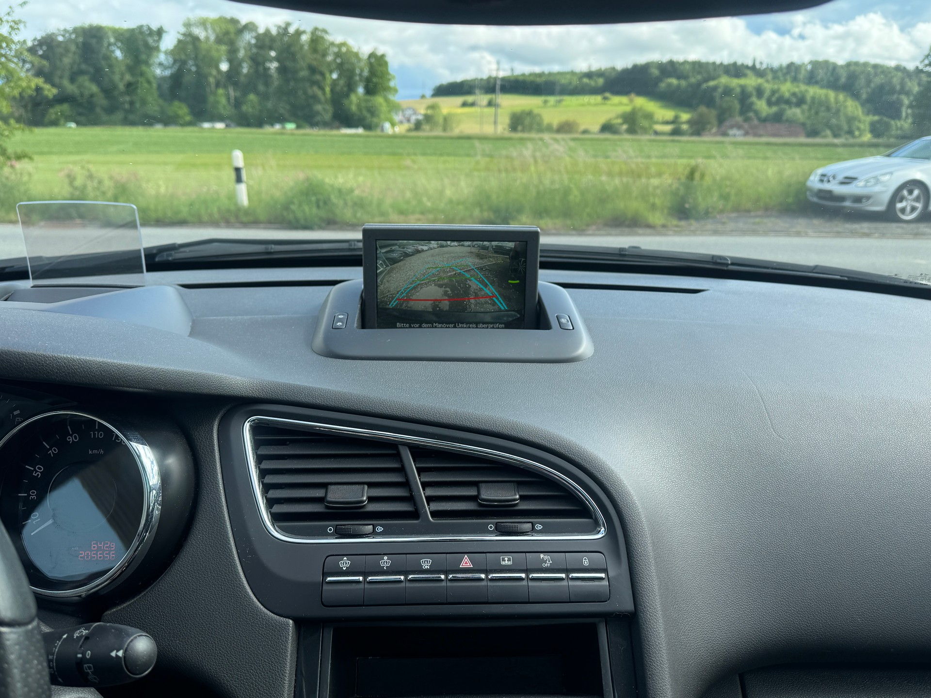 PEUGEOT 5008 1.6 BlueHDi Sensation Tiptronic-image-10