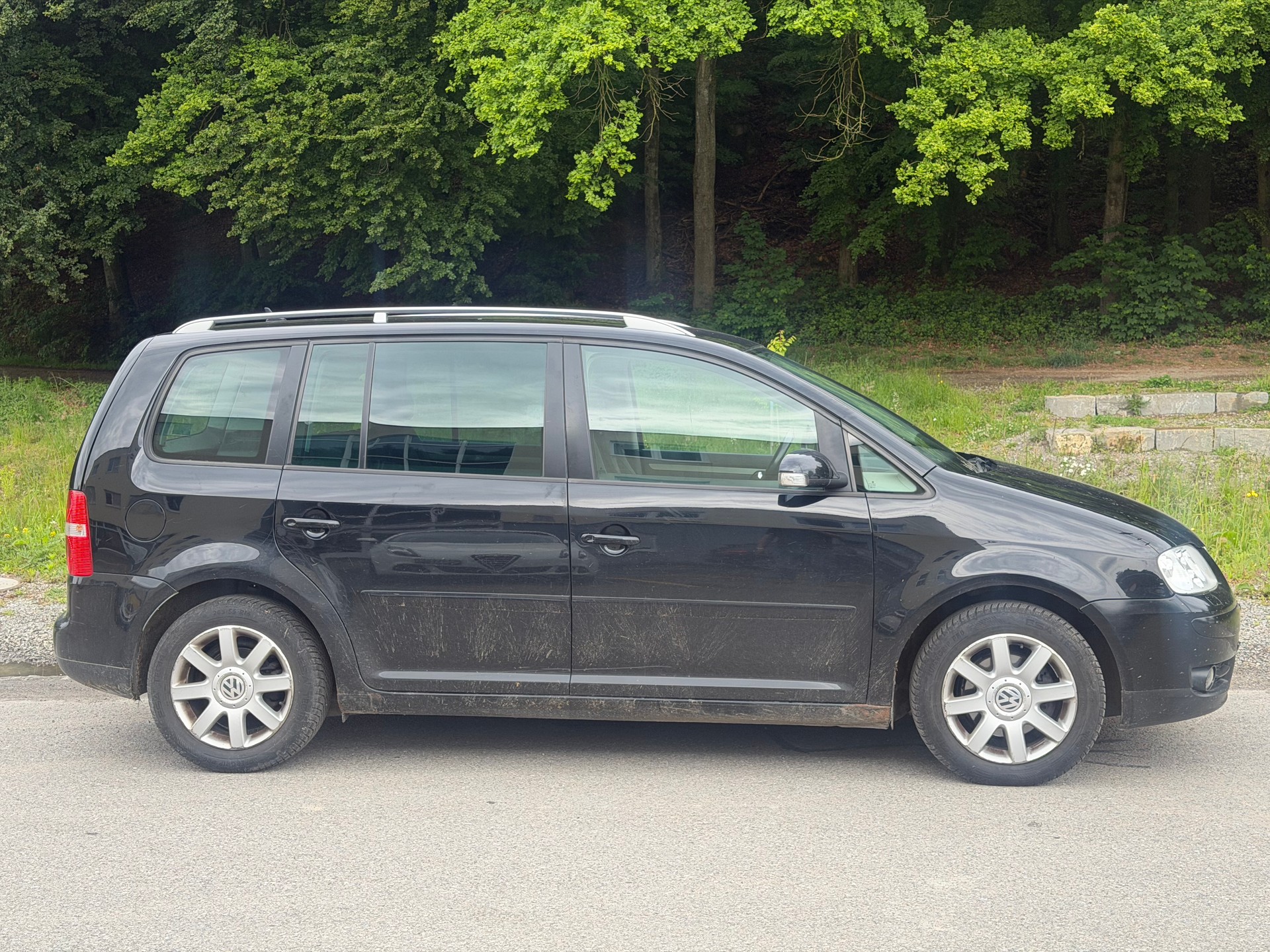 VW Touran 2.0 TDI Trendline Traveller-image-3