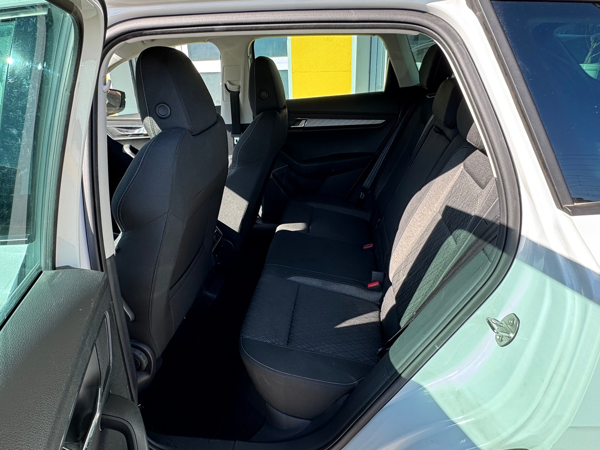 SKODA Karoq 2.0 TDI CR Style 4x4 DSG-image-4