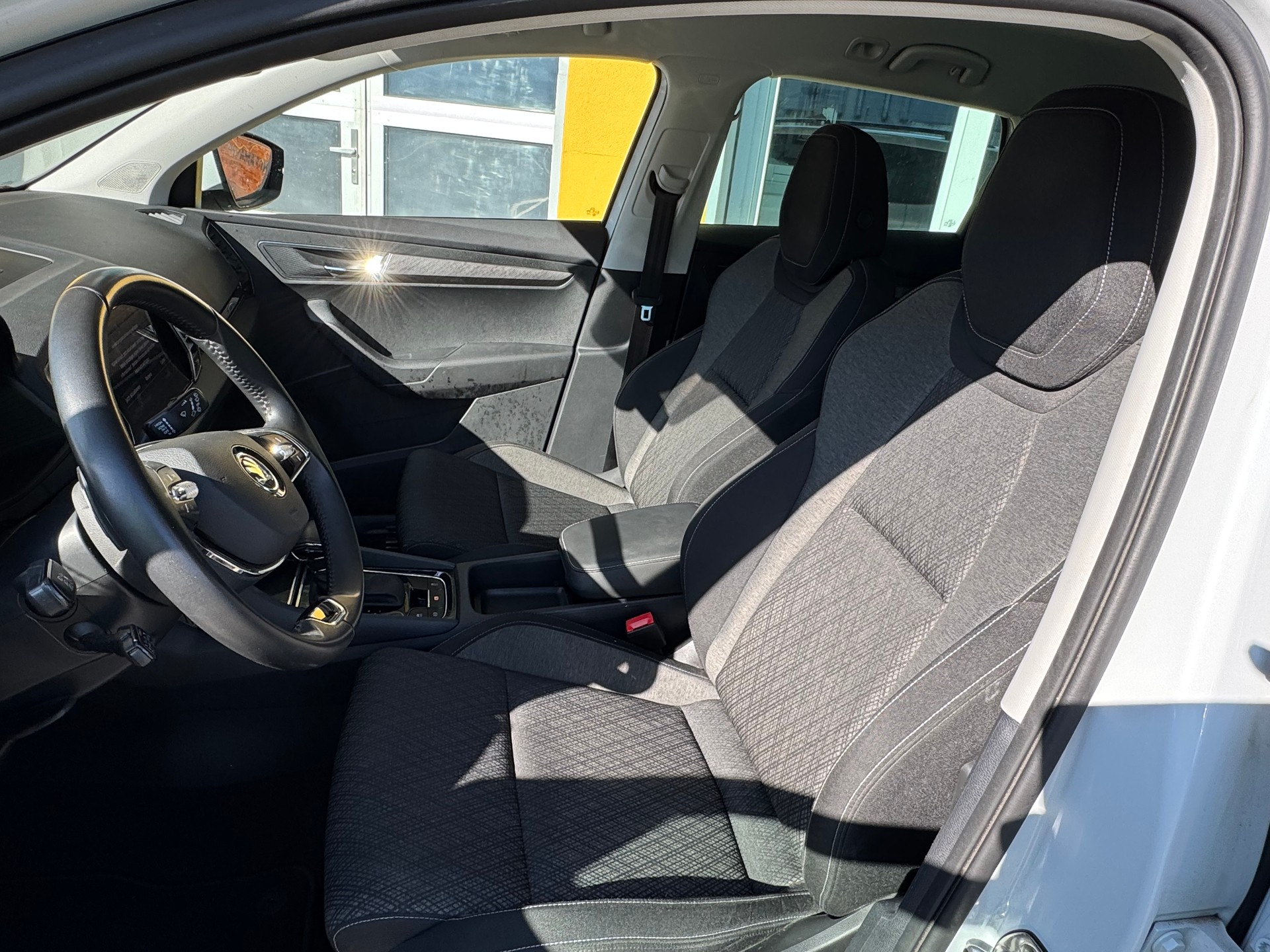 SKODA Karoq 2.0 TDI CR Style 4x4 DSG-image-6