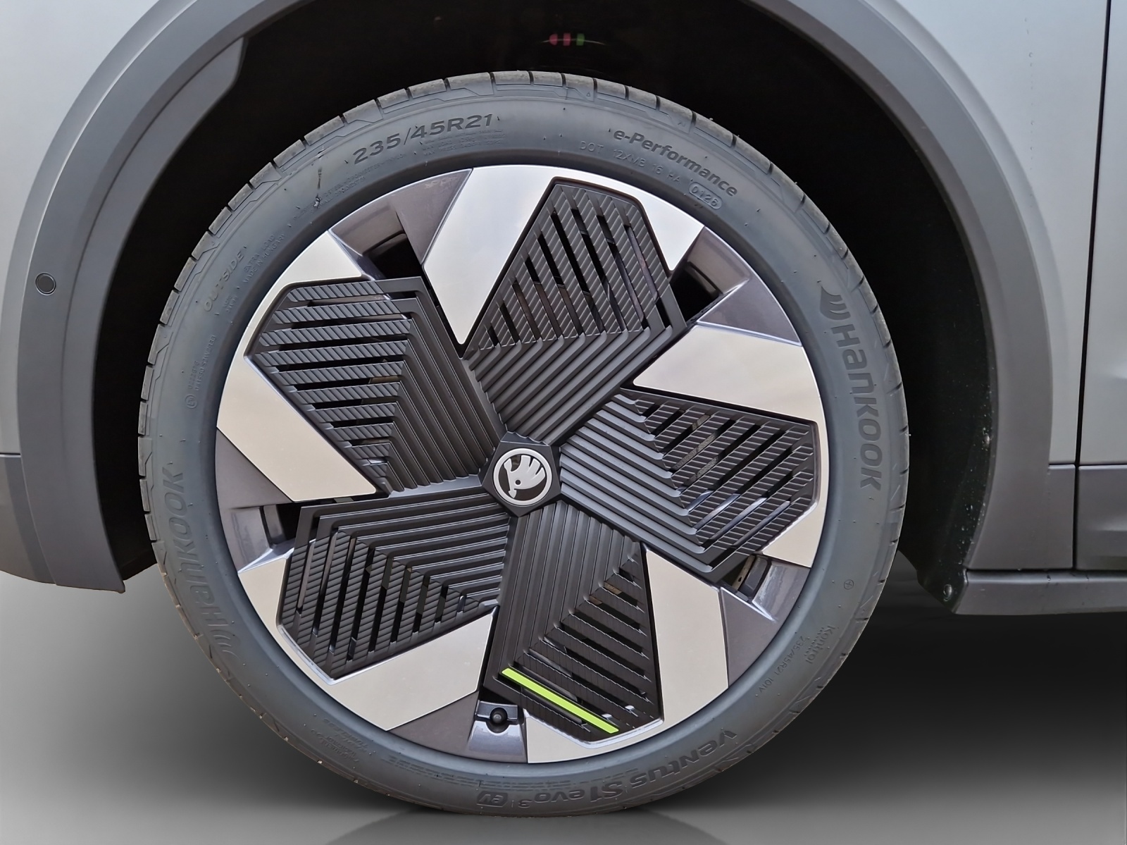 SKODA Elroq RS Matt Edition 4x4-image-13