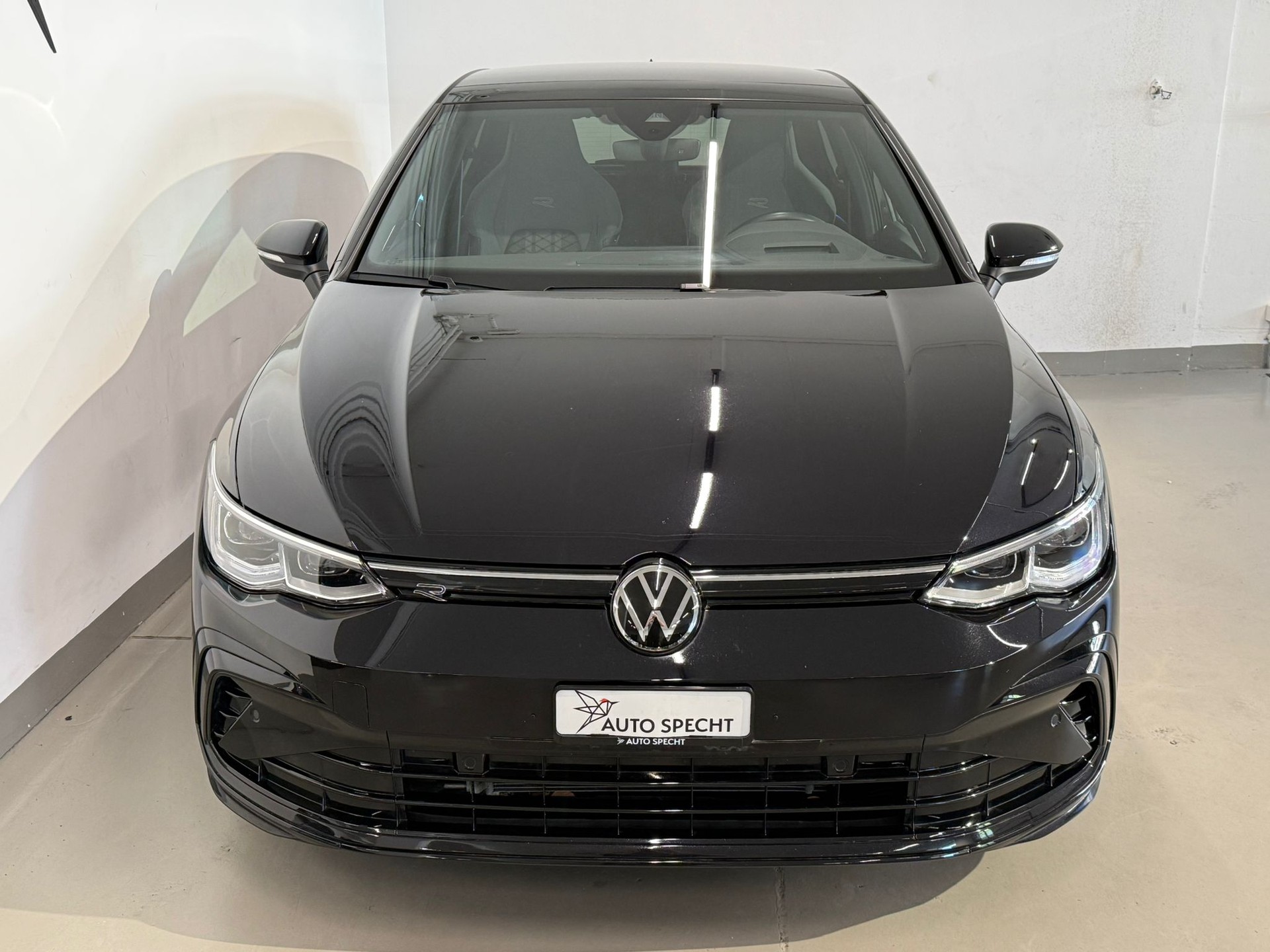 VW Golf 2.0 TDI R-Line DSG-showroom-element-2