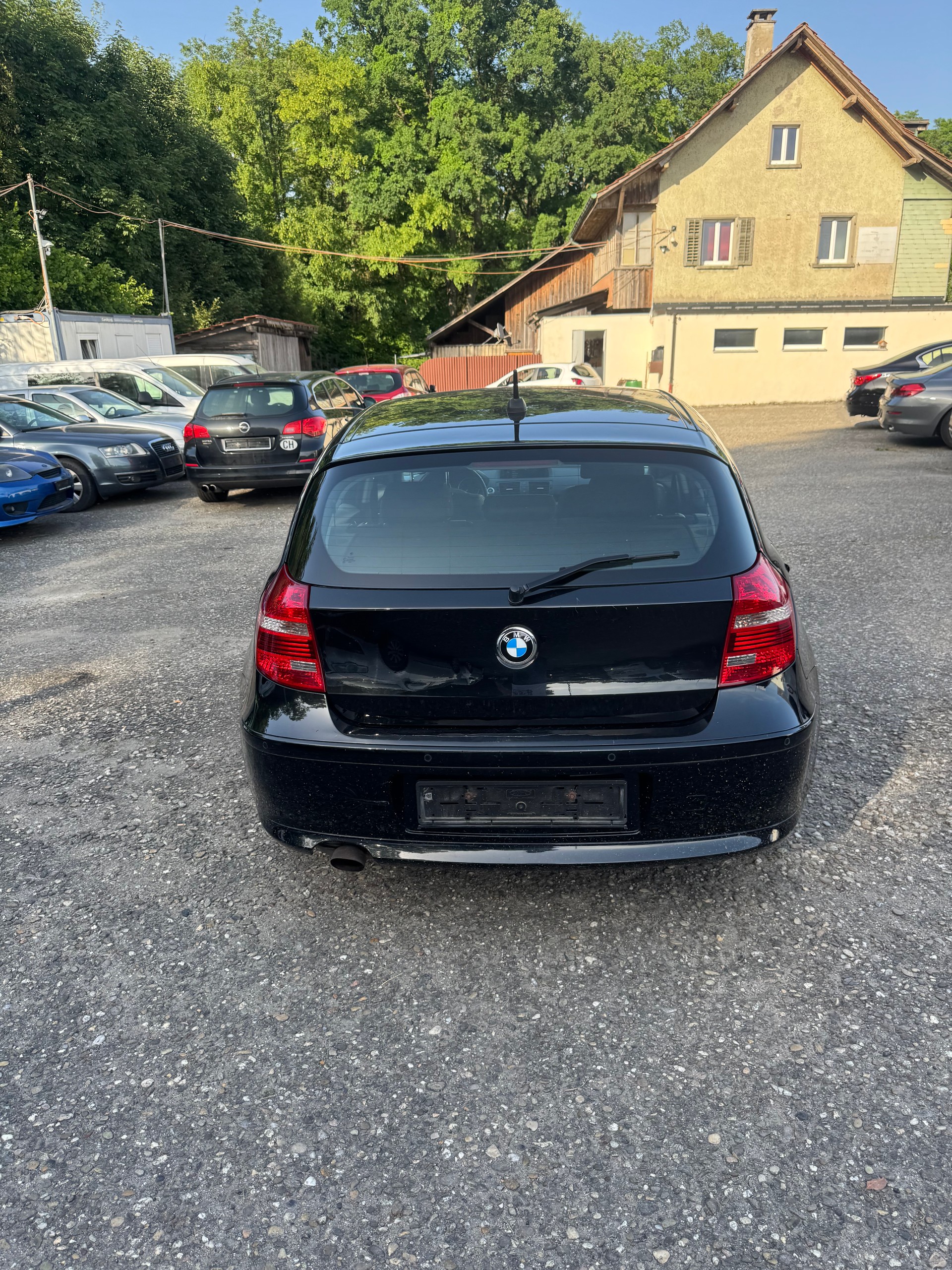 BMW 116i Dynamic Edition-image-5