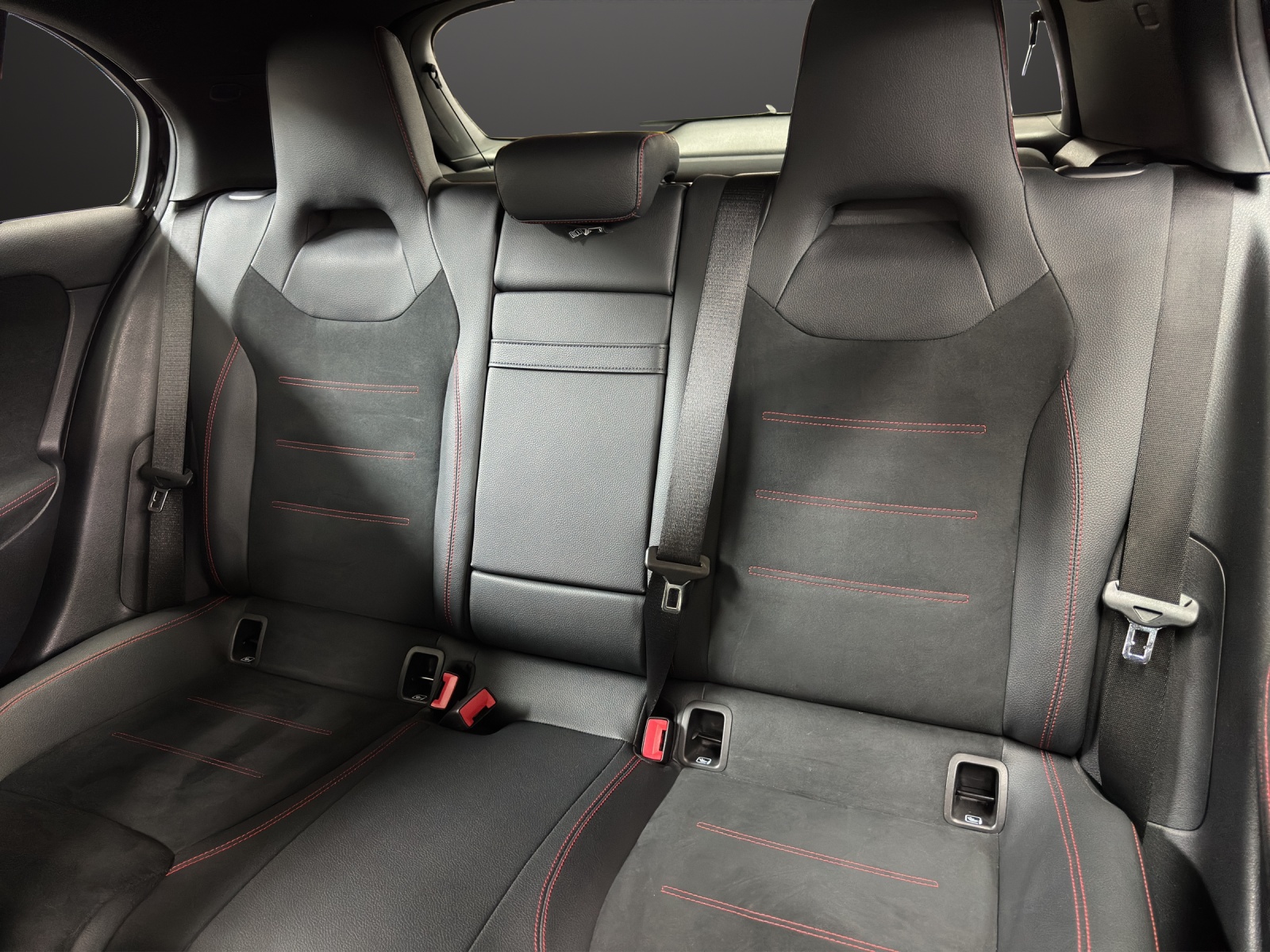 MERCEDES-BENZ A 180 Night Star AMG Line-image-14
