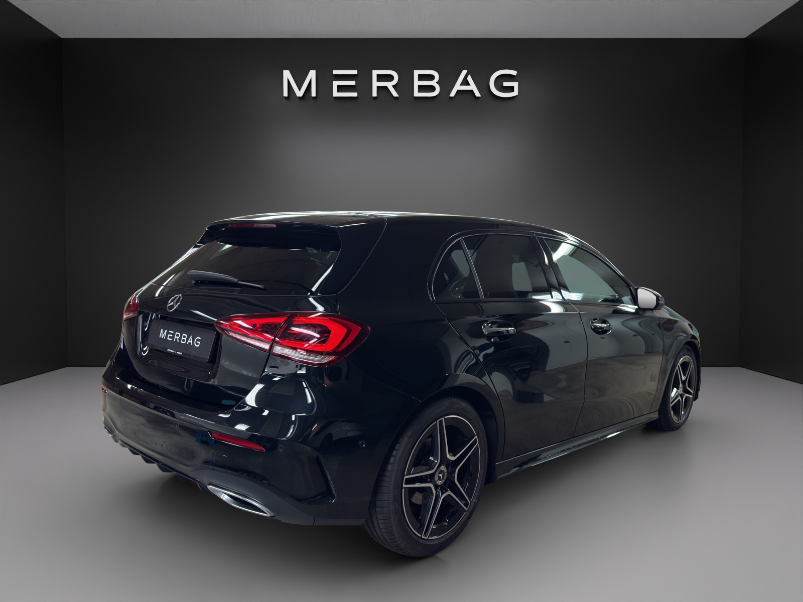 MERCEDES-BENZ A 180 Night Star AMG Line-image-4