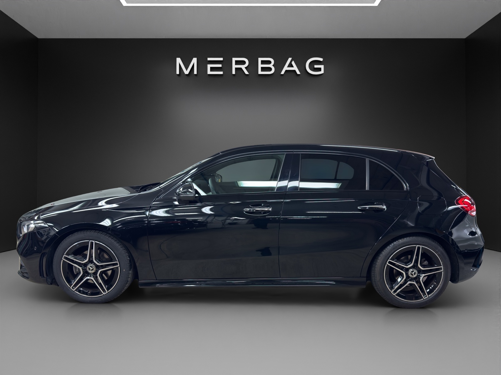 MERCEDES-BENZ A 180 Night Star AMG Line-image-1