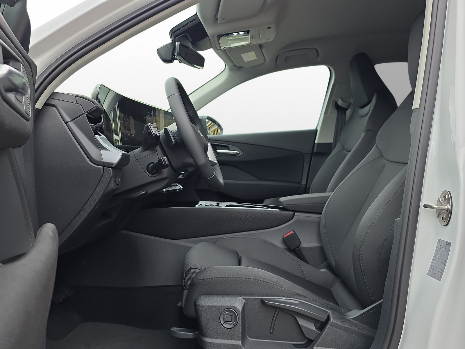 AUDI Q3 SUV TFSI quattro 150 kW S tronic-image-6