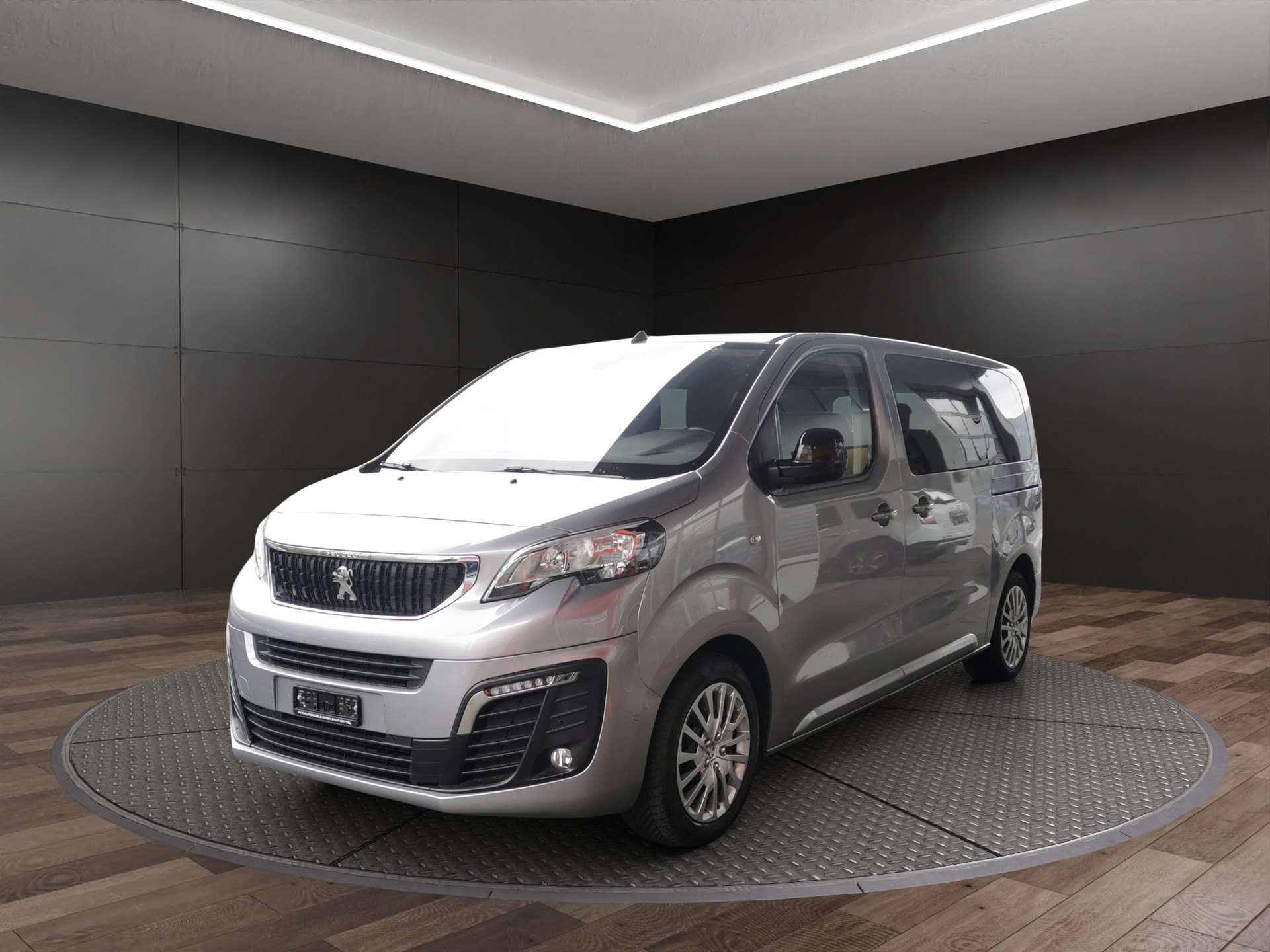 PEUGEOT Traveller 2.0 BlueHDi Business Standard EAT8-showroom-element-1