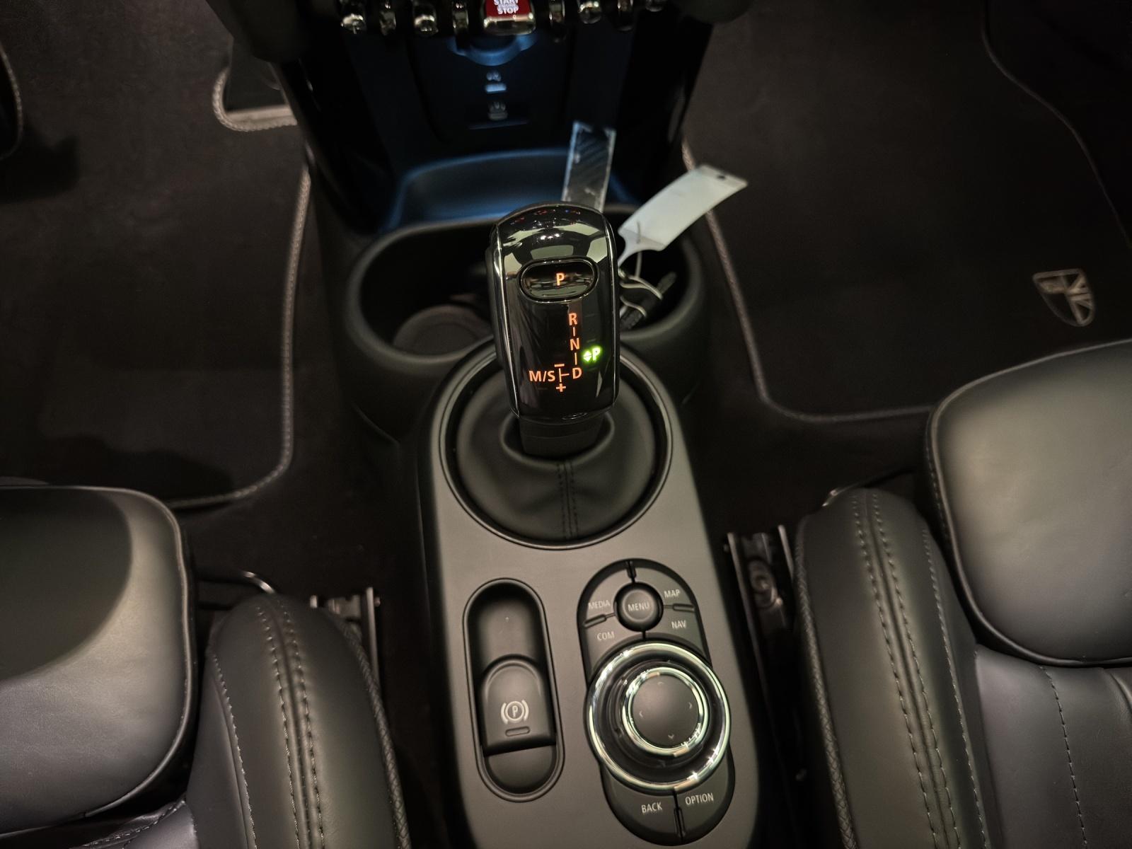 MINI Cooper S F56 2.0i-image-19