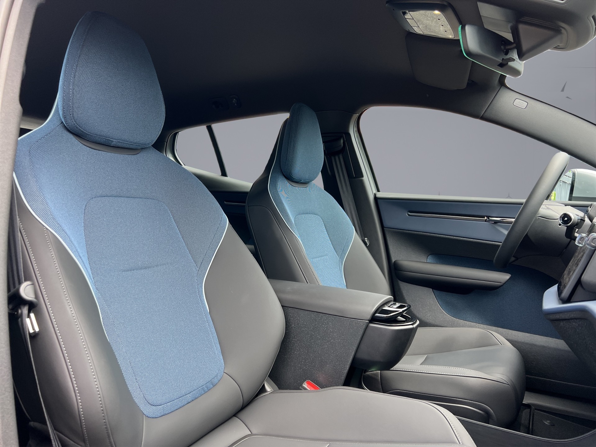 VOLVO EX30 E60 Core-image-15