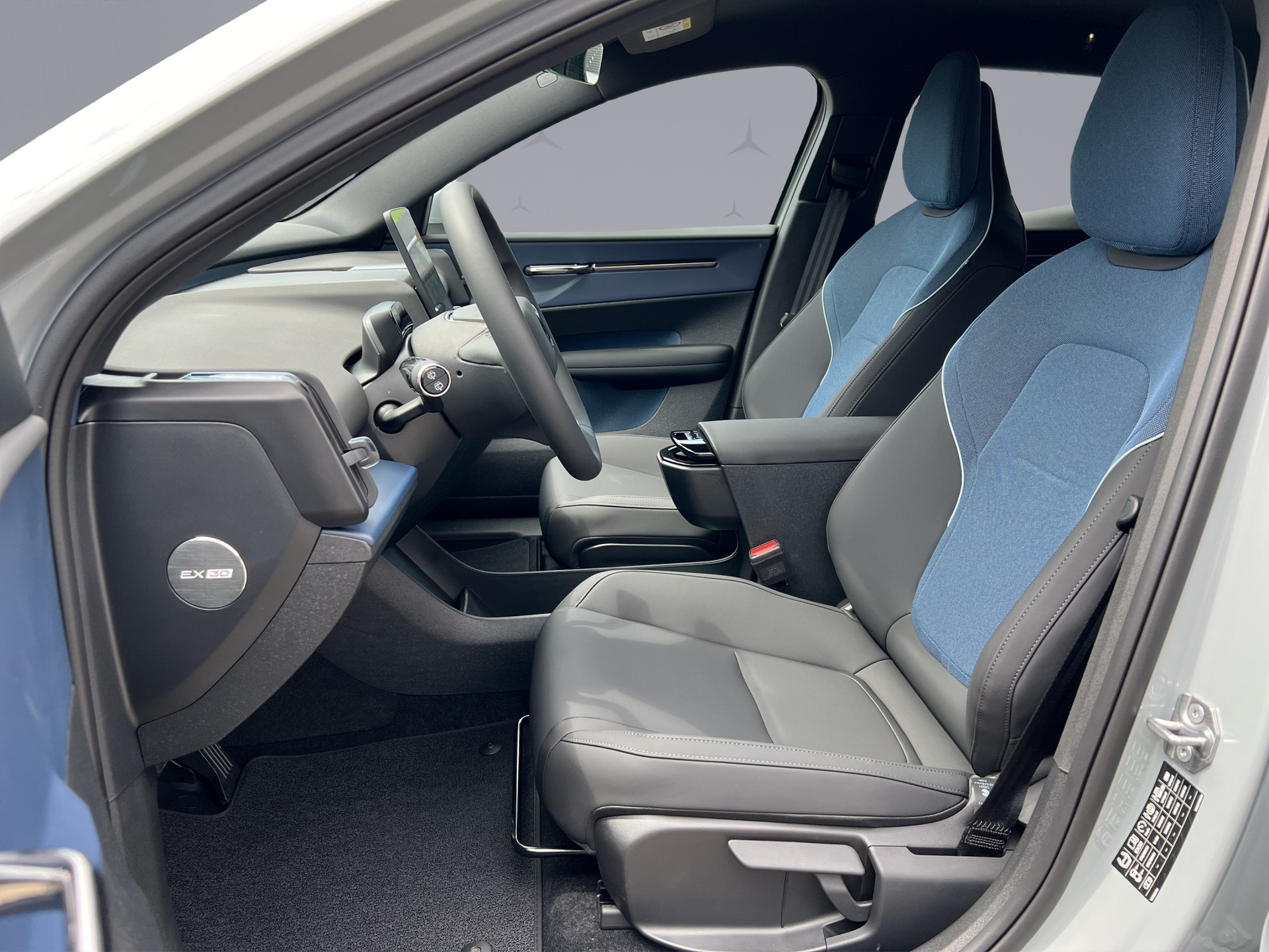 VOLVO EX30 E60 Core-image-8