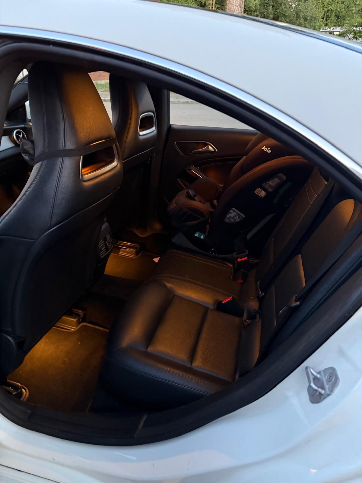 MERCEDES-BENZ CLA 250-image-4