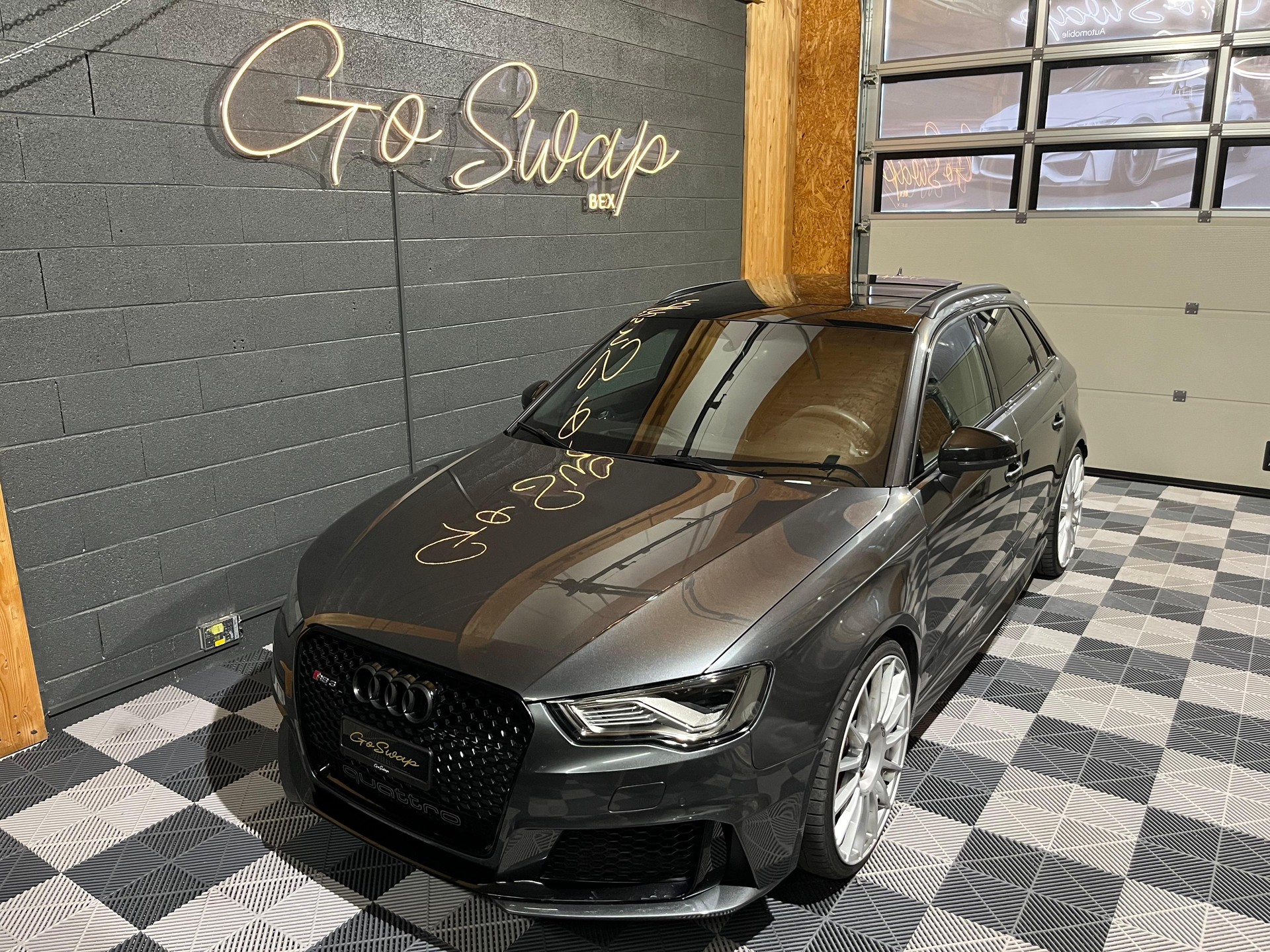 AUDI RS3 2.5 TSI quattro S-tronic-showroom-element-3