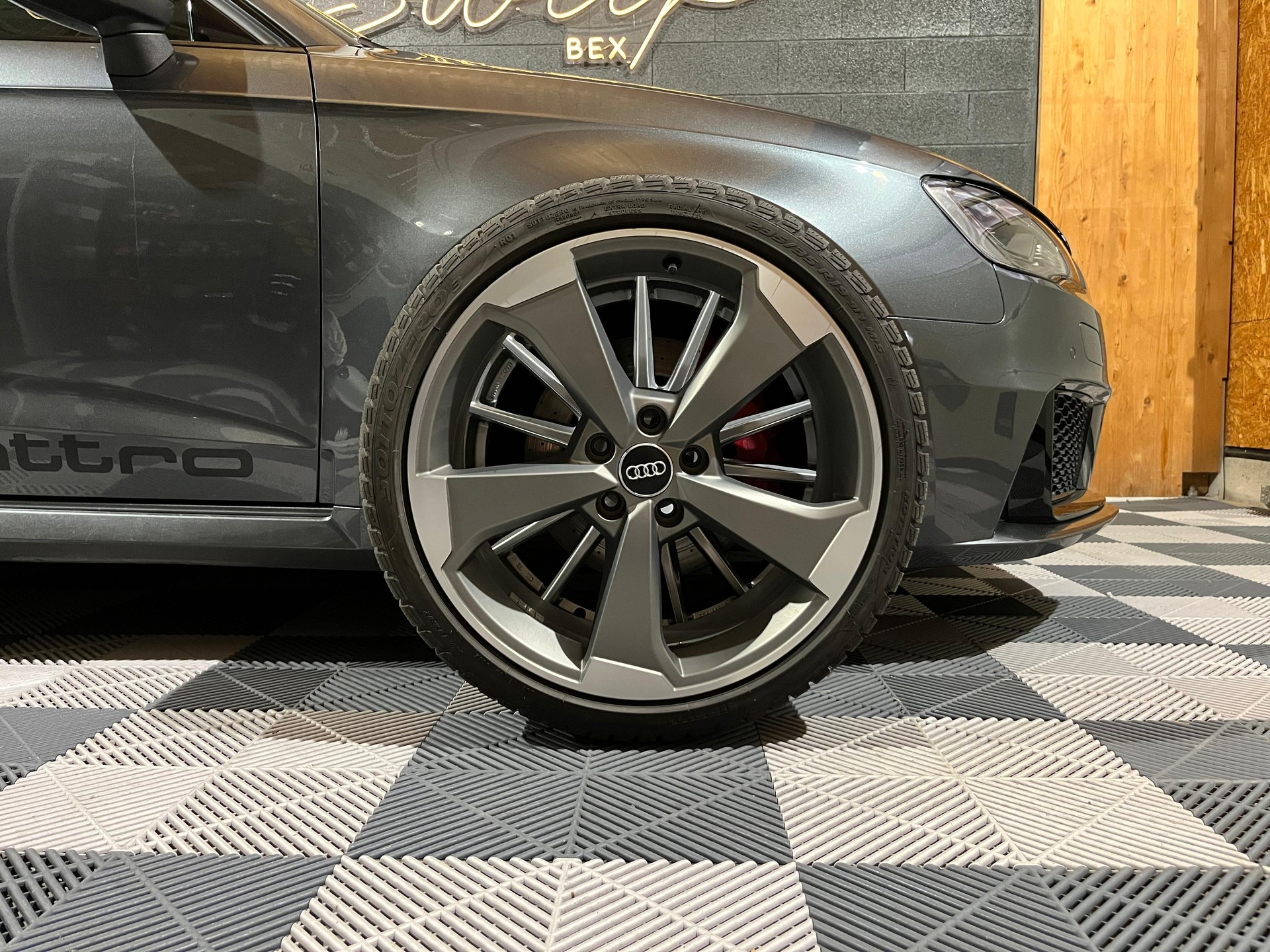 AUDI RS3 2.5 TSI quattro S-tronic-showroom-element-2