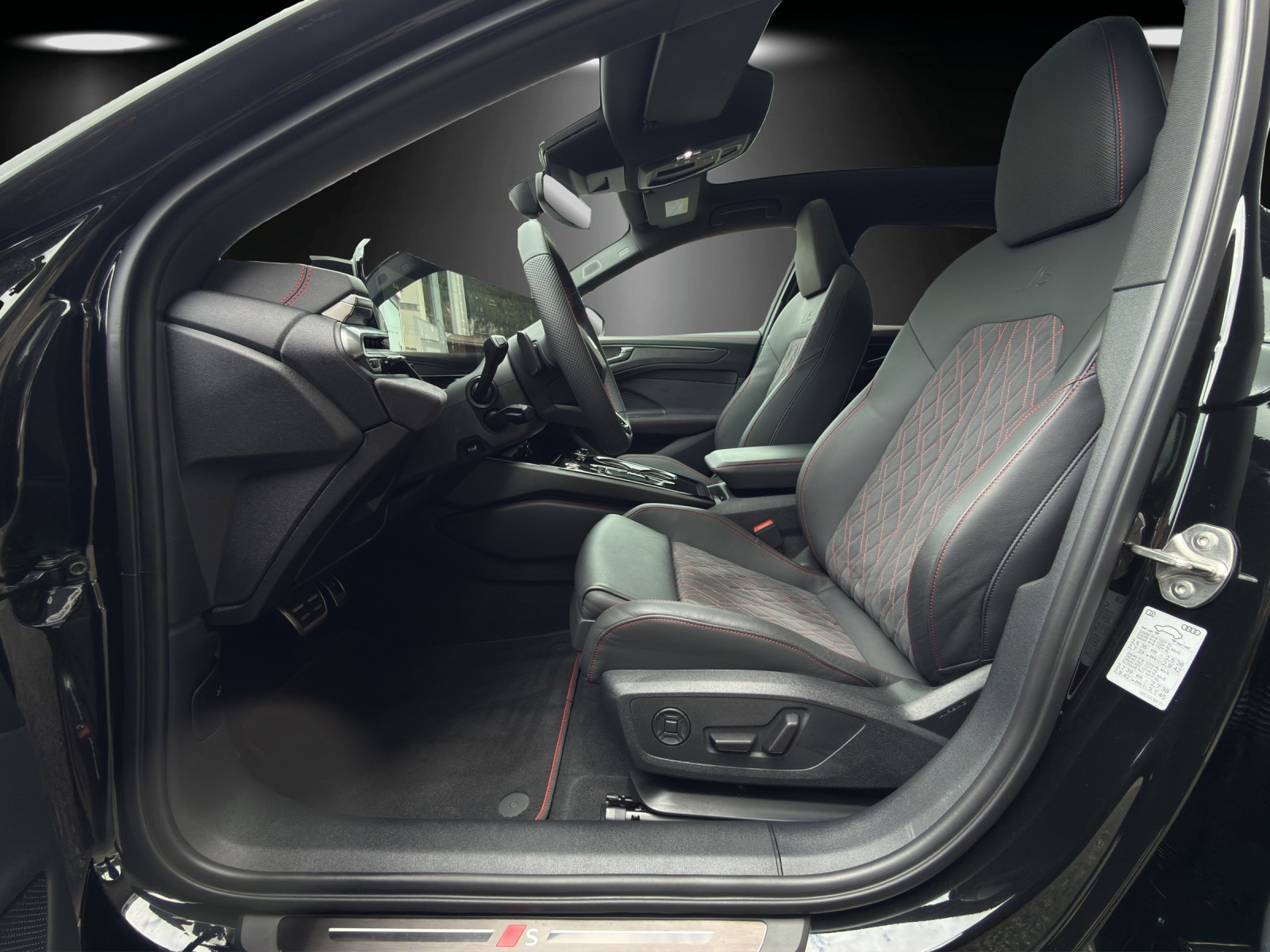 AUDI A6 Avant TFSI quattro 270 kW S tronic-image-9