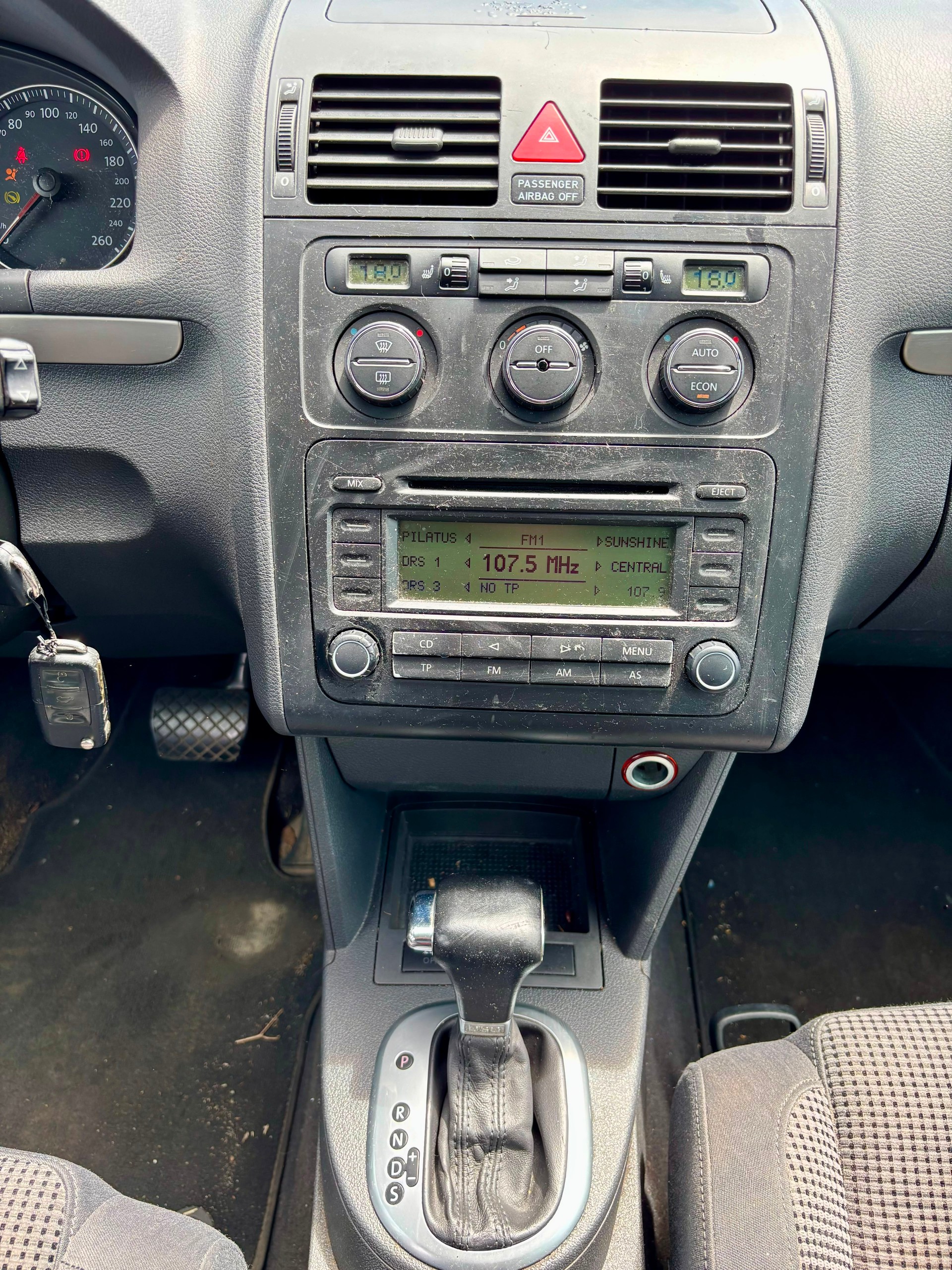VW Touran 2.0 TDI Trendline-image-9