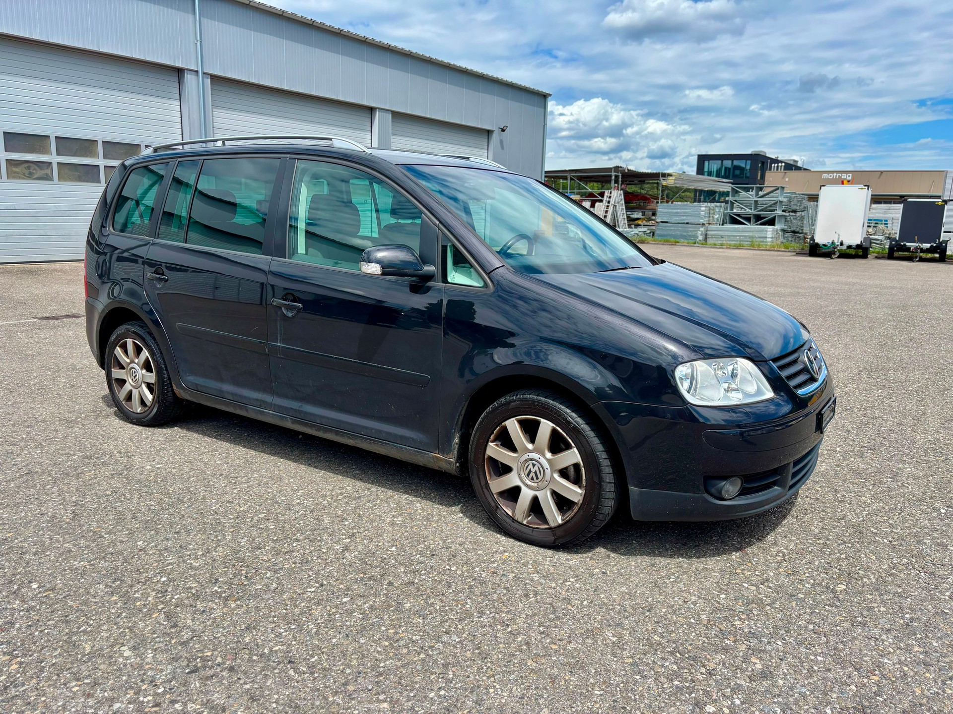VW Touran 2.0 TDI Trendline-image-0