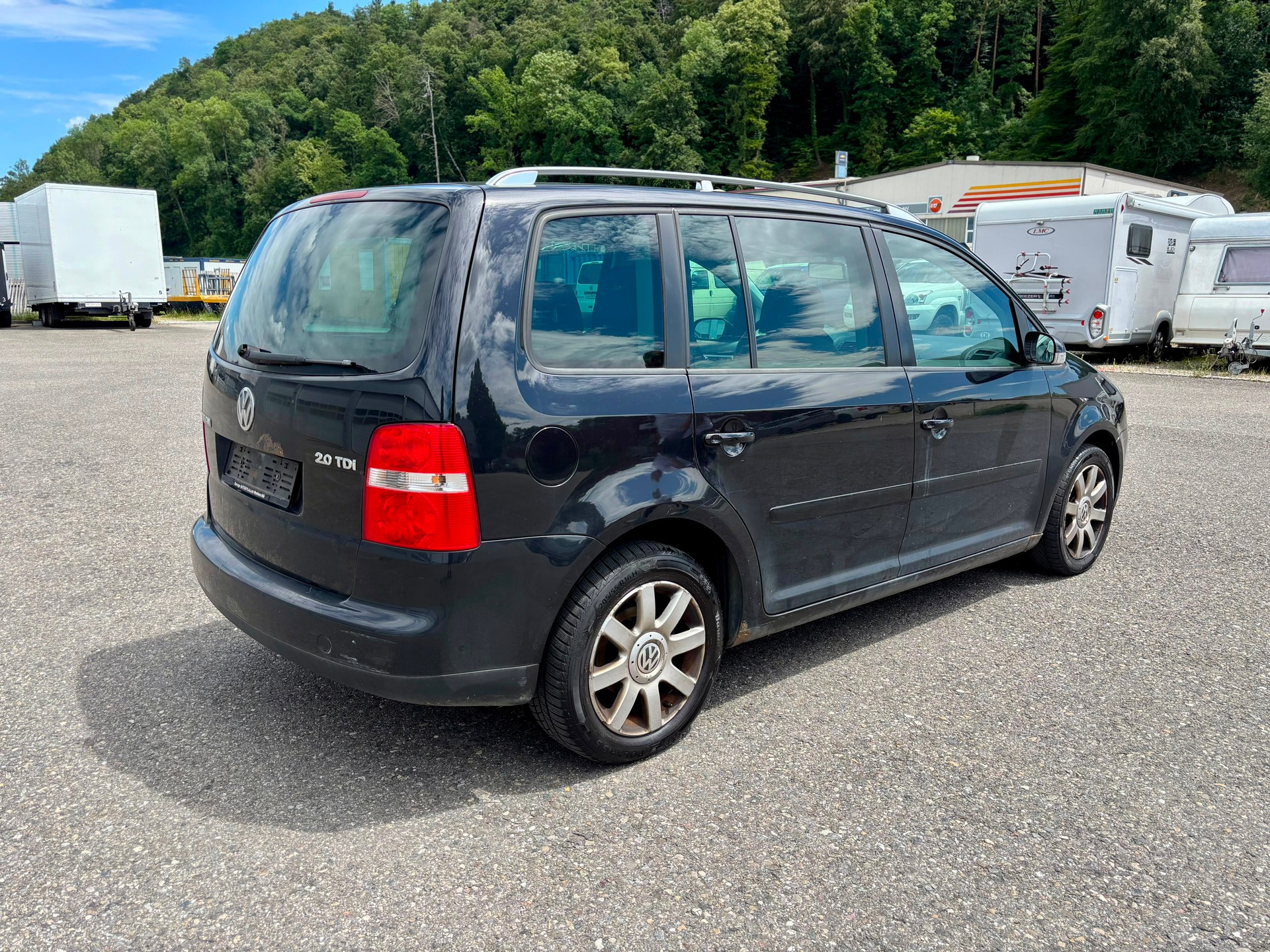 VW Touran 2.0 TDI Trendline-image-5