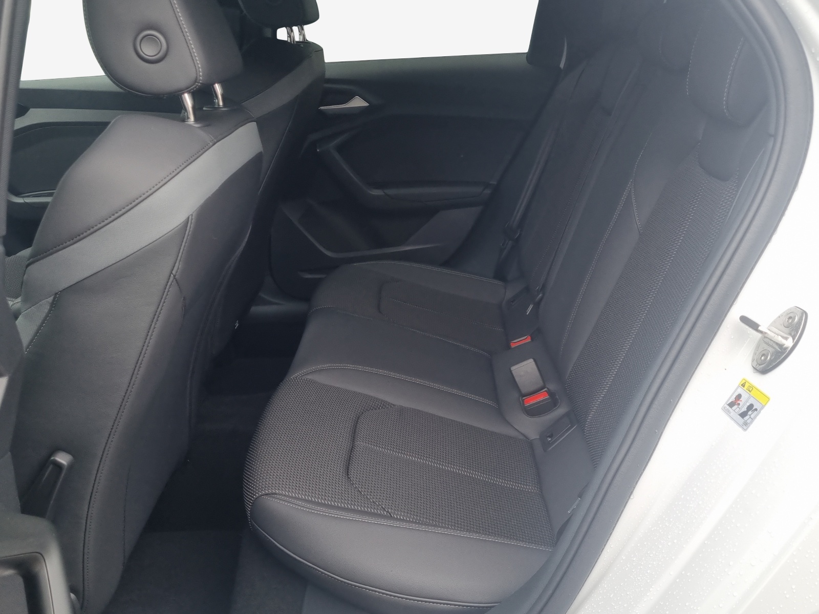 AUDI A1 Sportback 30 TFSI S Line Attraction S-tronic-image-11