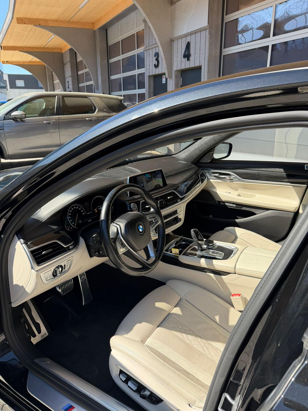 BMW 740d xDrive Steptronic-image-7
