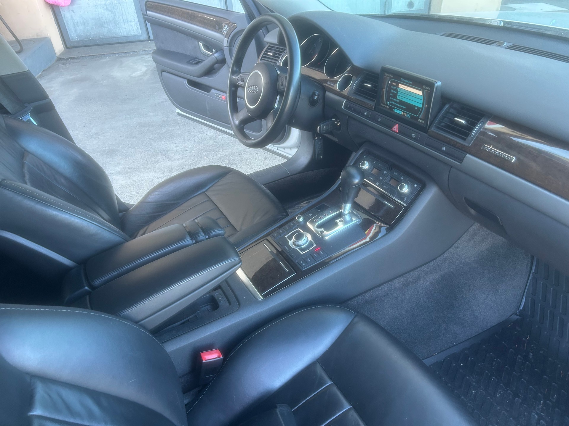 AUDI A8 L 4.2 quattro tiptronic-image-7