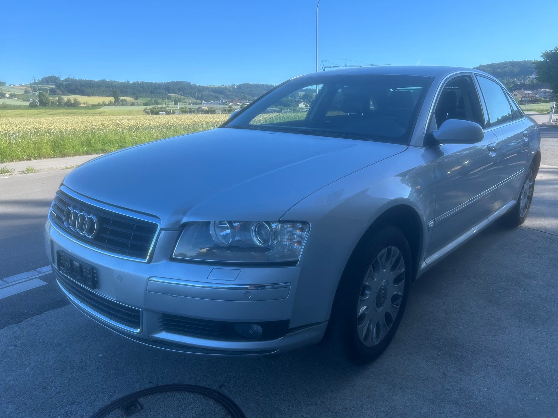 AUDI A8 L 4.2 quattro tiptronic-image-0