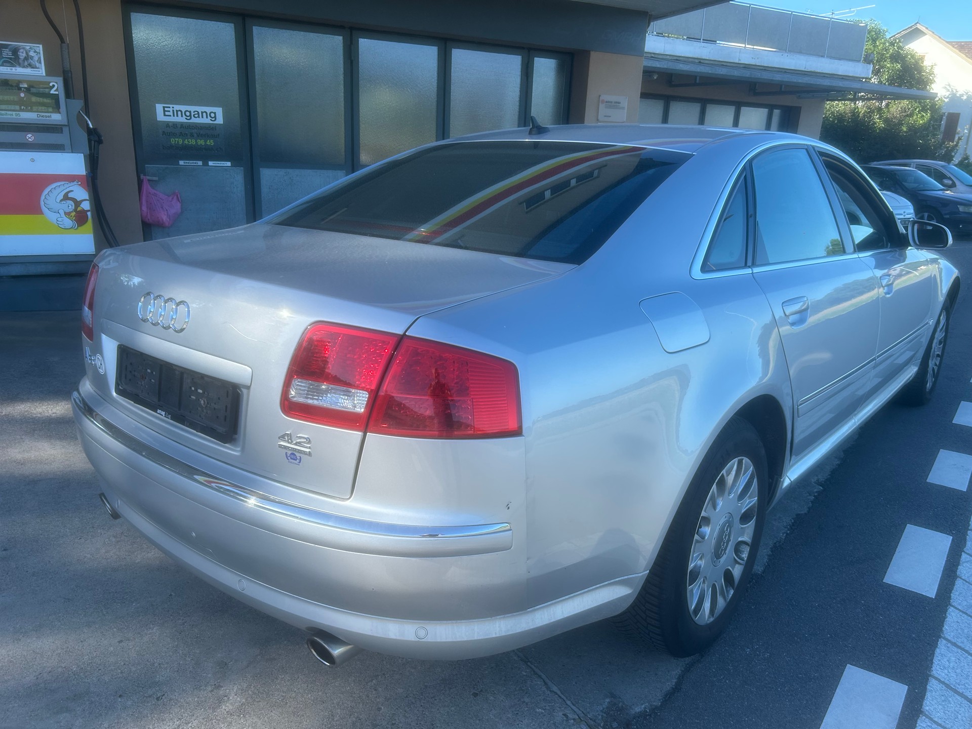 AUDI A8 L 4.2 quattro tiptronic-image-2