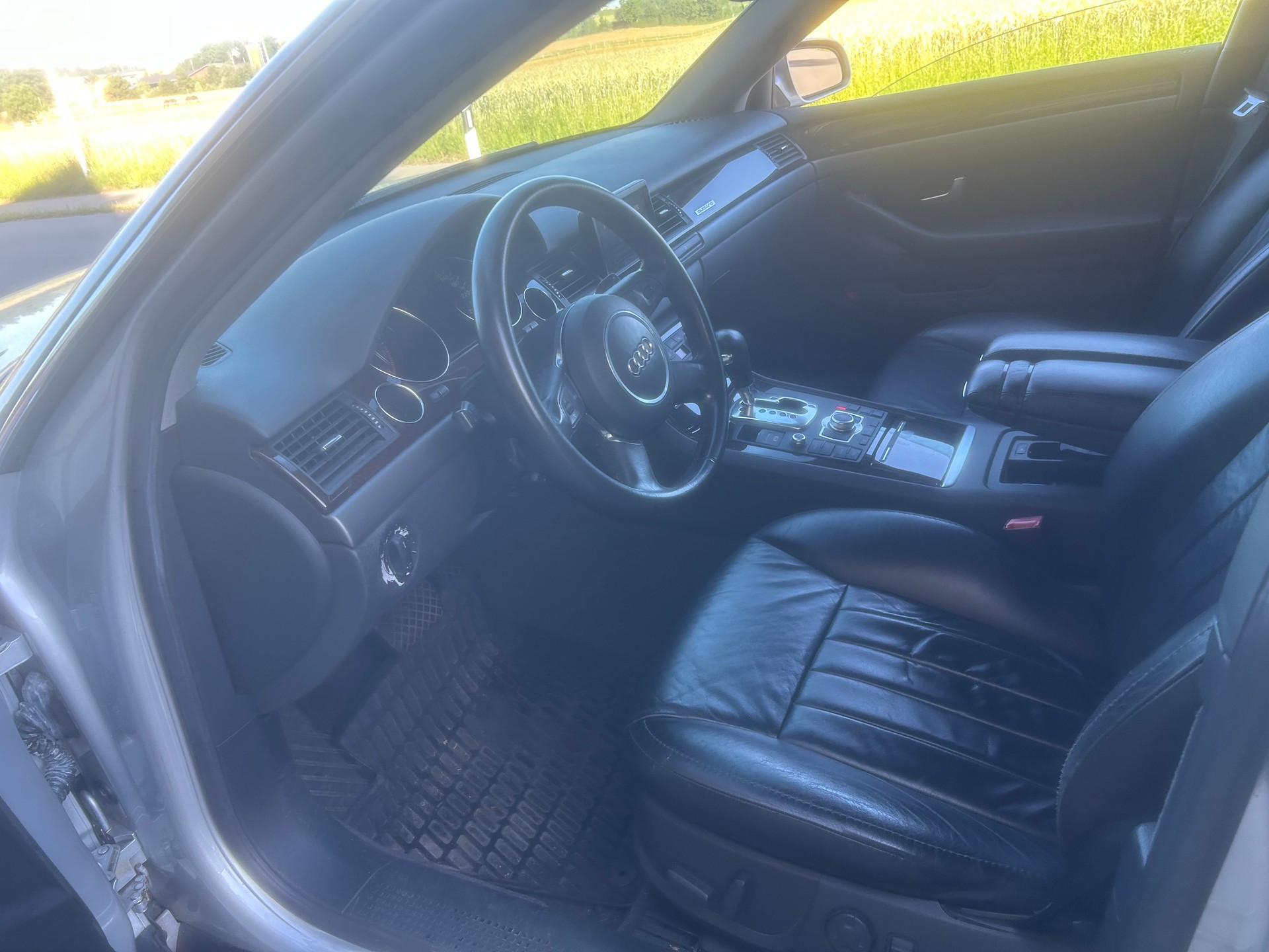AUDI A8 L 4.2 quattro tiptronic-image-5