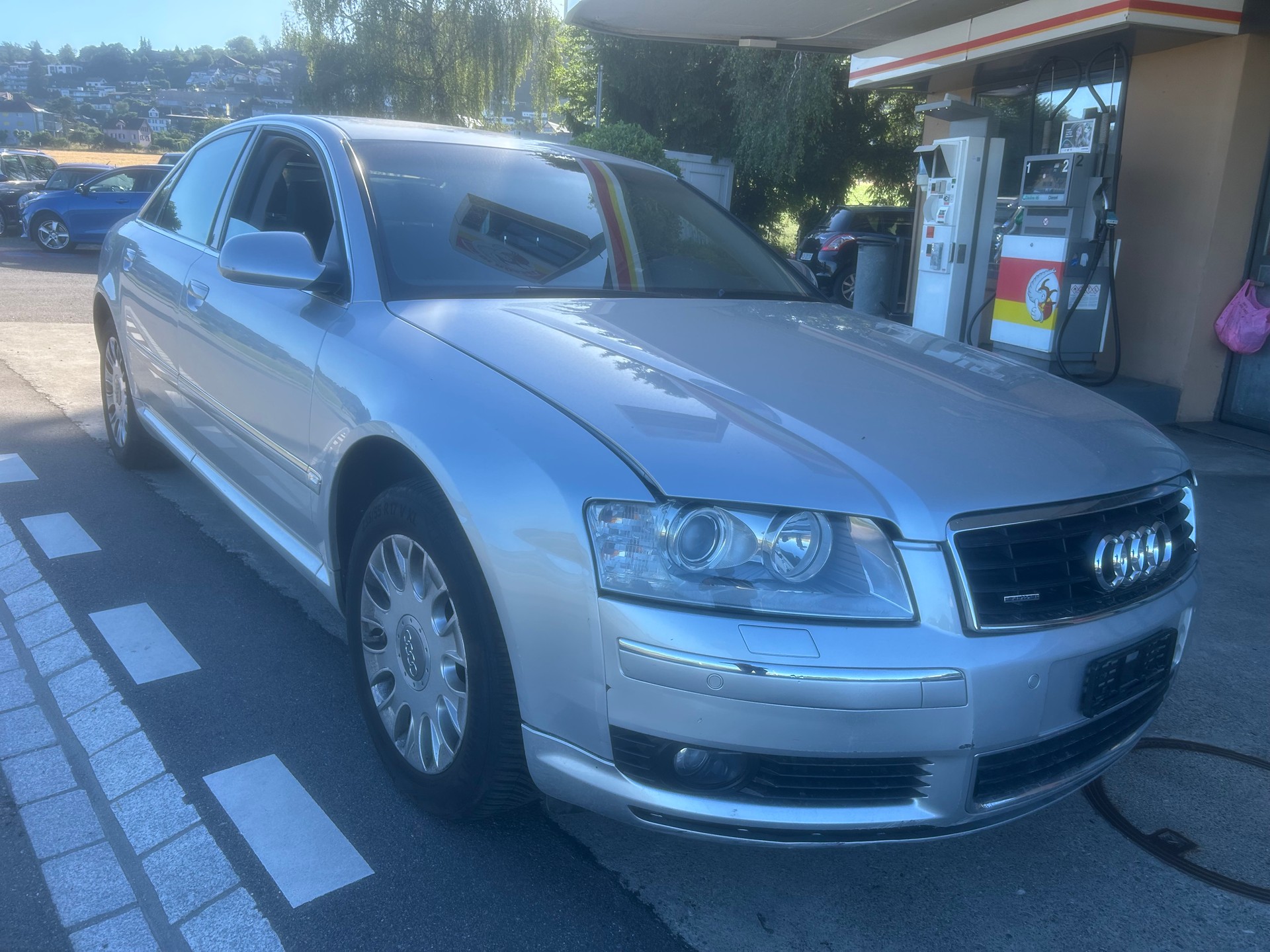 AUDI A8 L 4.2 quattro tiptronic-image-1