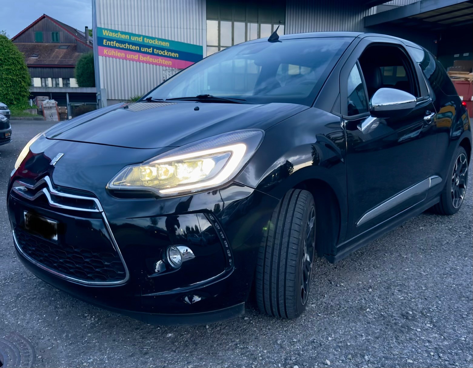 DS AUTOMOBILES 1.6 BlueHDi 120 Sport Chic Pl.-image-1