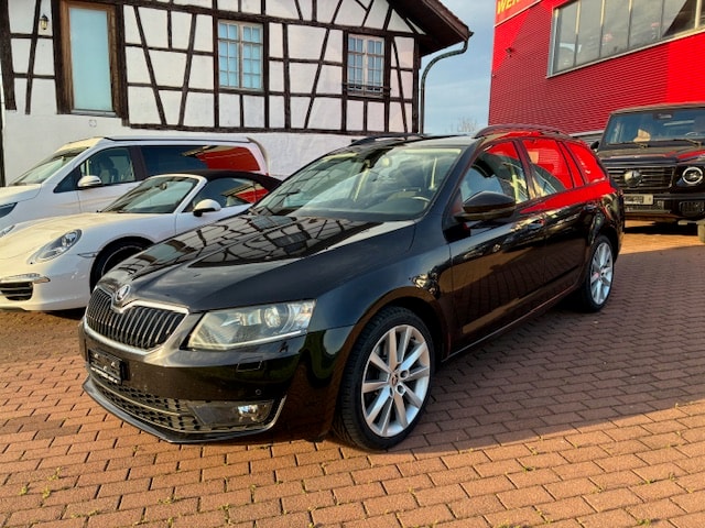 SKODA Octavia Combi 2.0 TDI Style 4x4 DSG-image-1