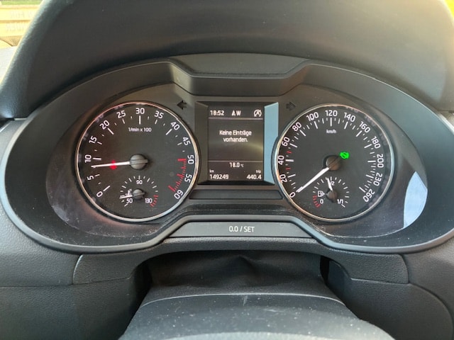 SKODA Octavia Combi 2.0 TDI Style 4x4 DSG-image-6