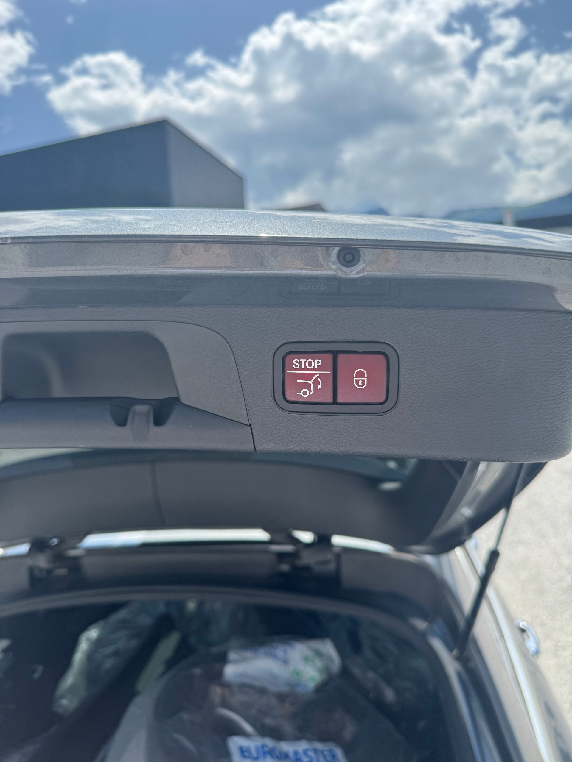 MERCEDES-BENZ GLC 250 d AMG Line 4Matic 9G-Tronic-image-14
