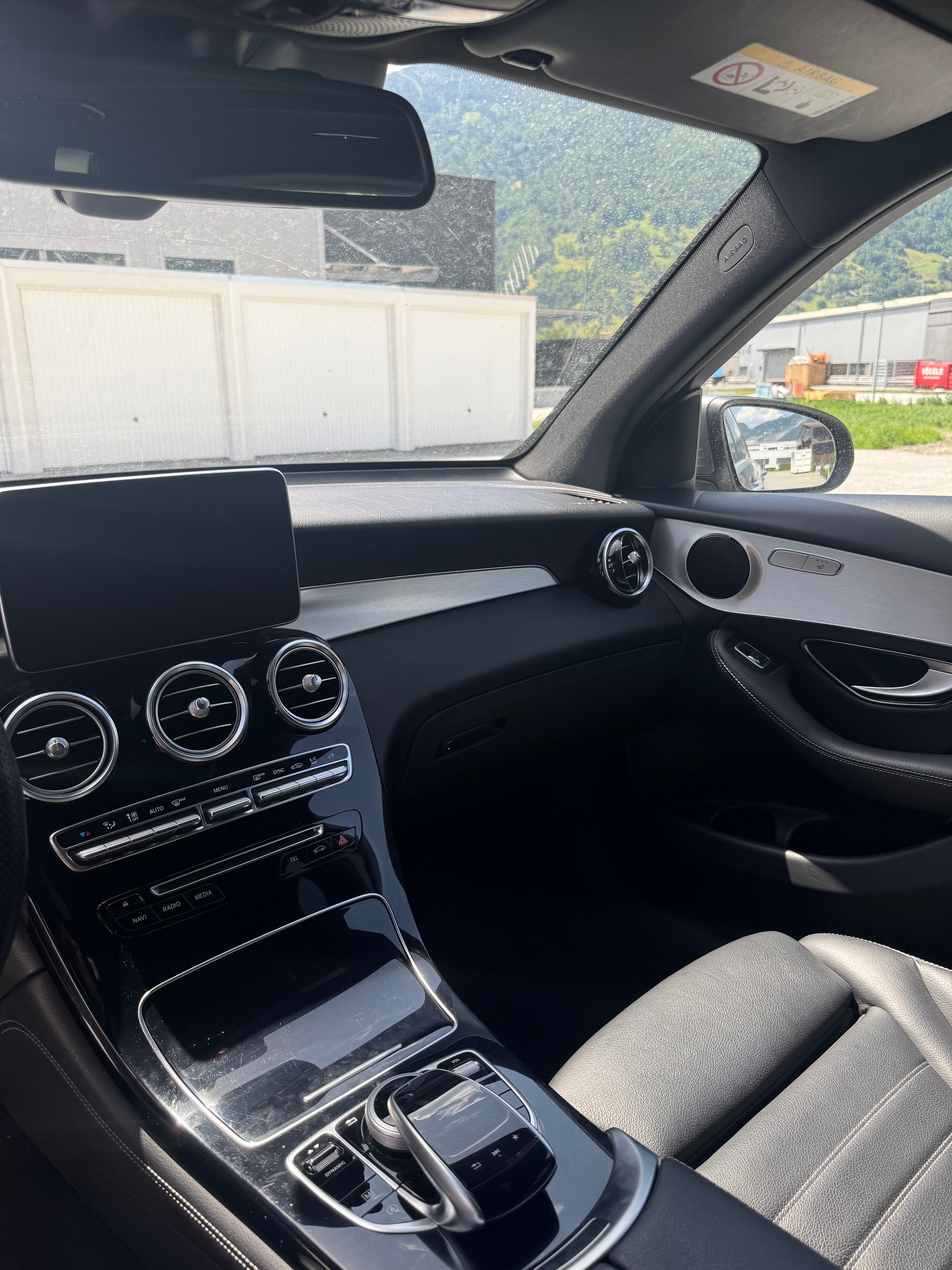 MERCEDES-BENZ GLC 250 d AMG Line 4Matic 9G-Tronic-image-9