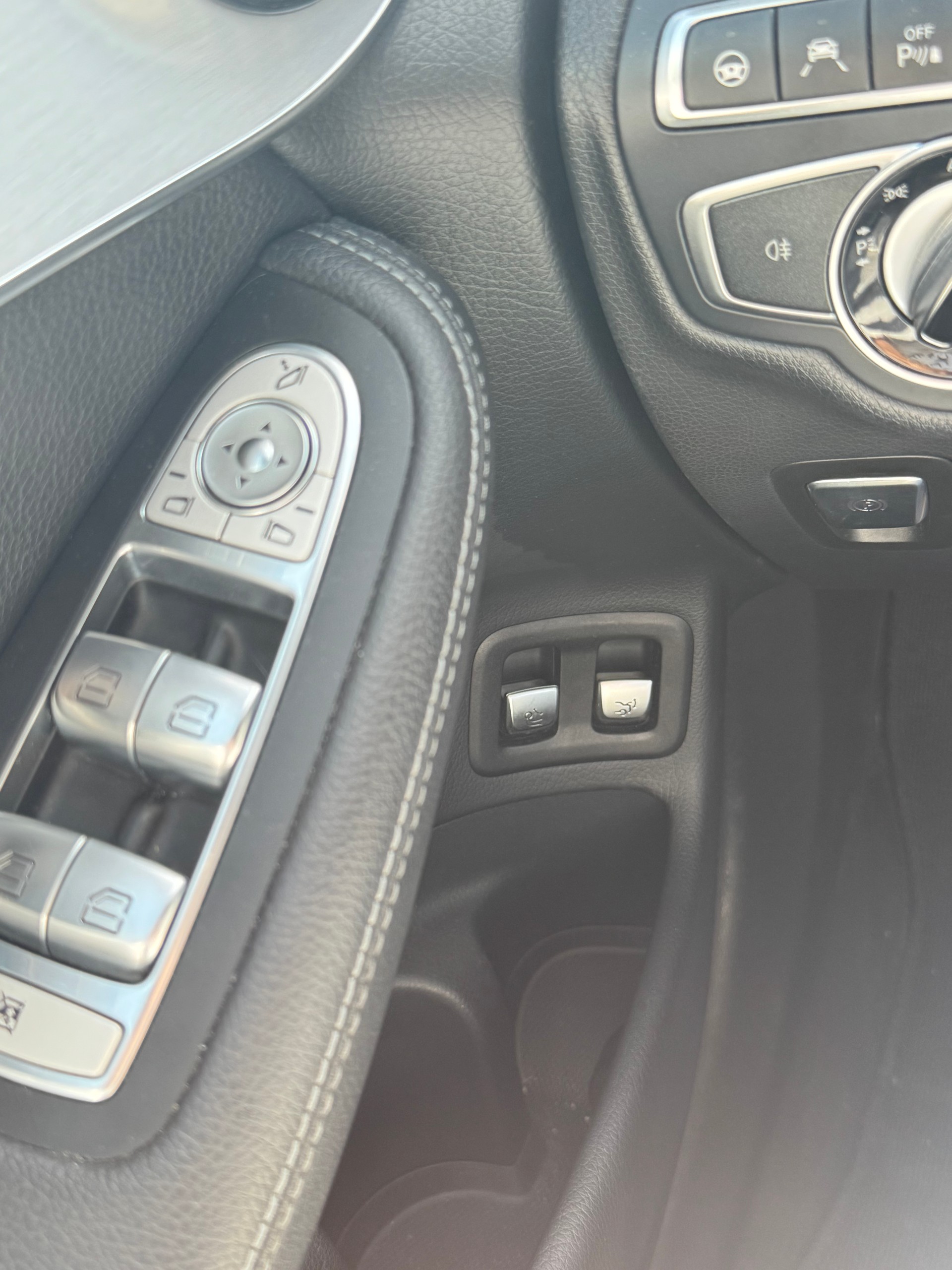 MERCEDES-BENZ GLC 250 d AMG Line 4Matic 9G-Tronic-image-18