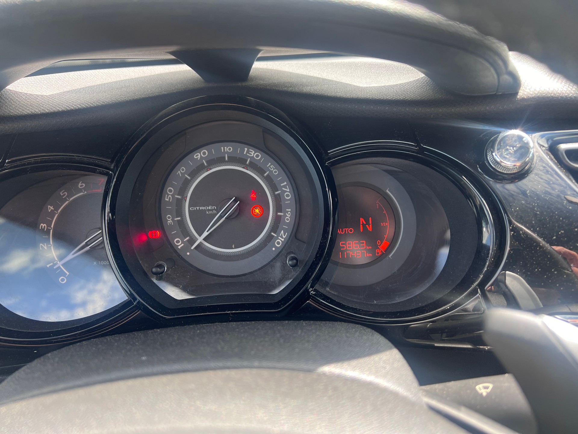 CITROEN C3 1.4i 16V Swiss Style EGS5-image-12