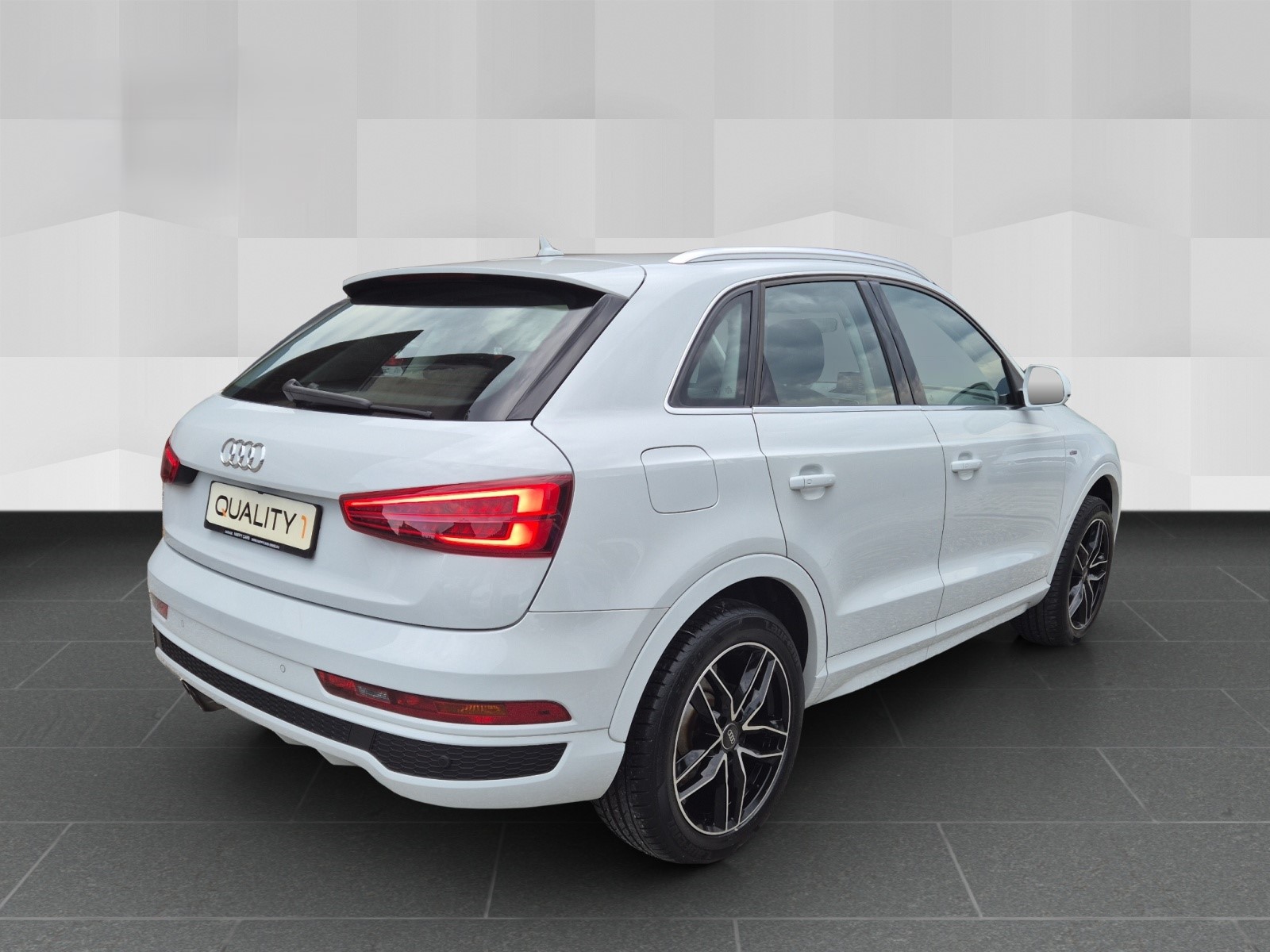 AUDI Q3 1.4 TFSI design S-tronic-image-4
