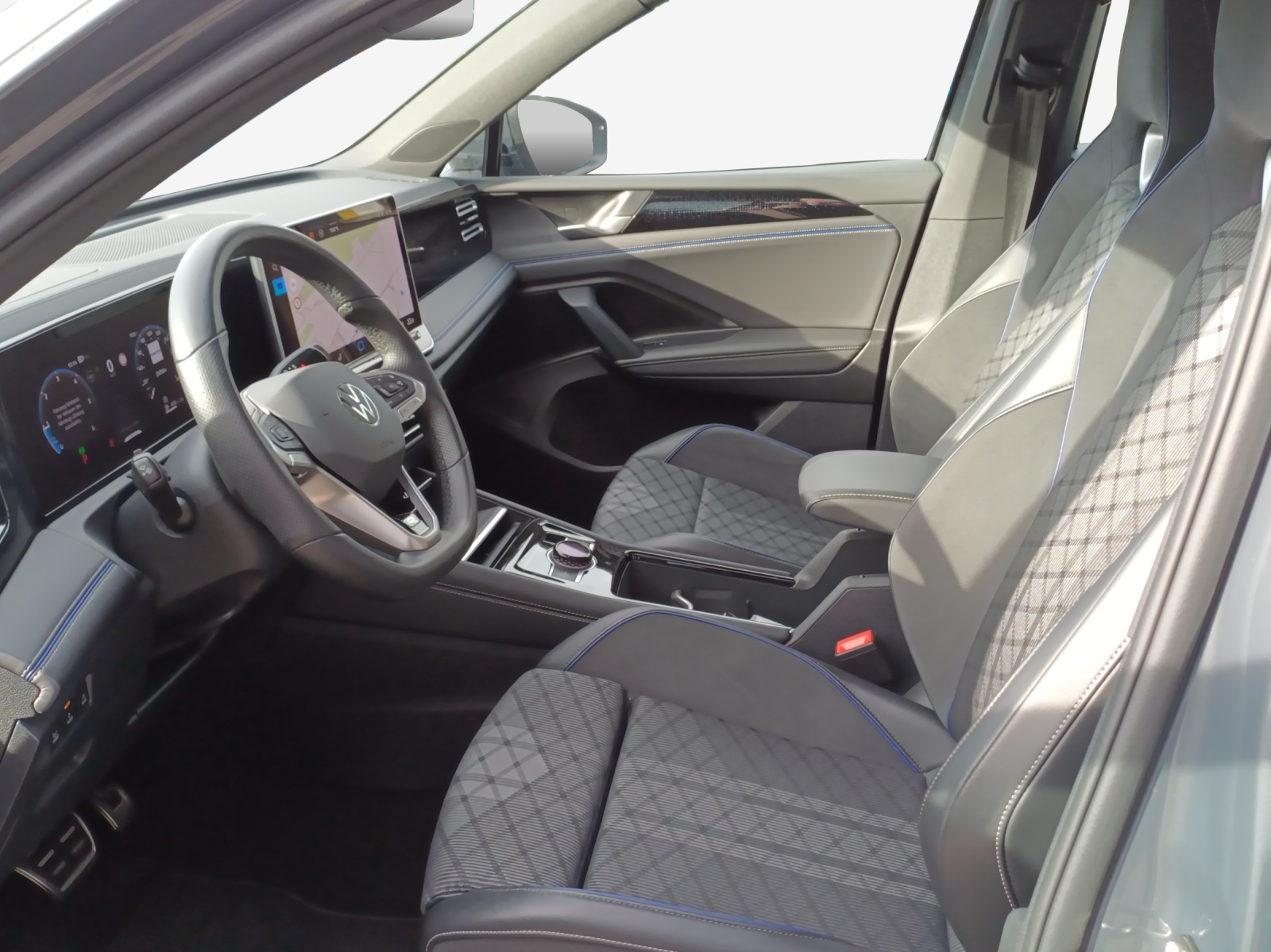 VW Tiguan 2.0 TDI SCR R-Line 4Motion DSG-image-7
