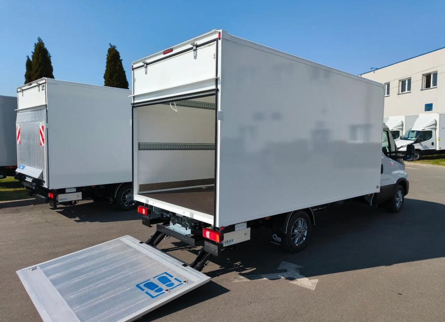IVECO Daily 35 S 18H Kasten-image-2