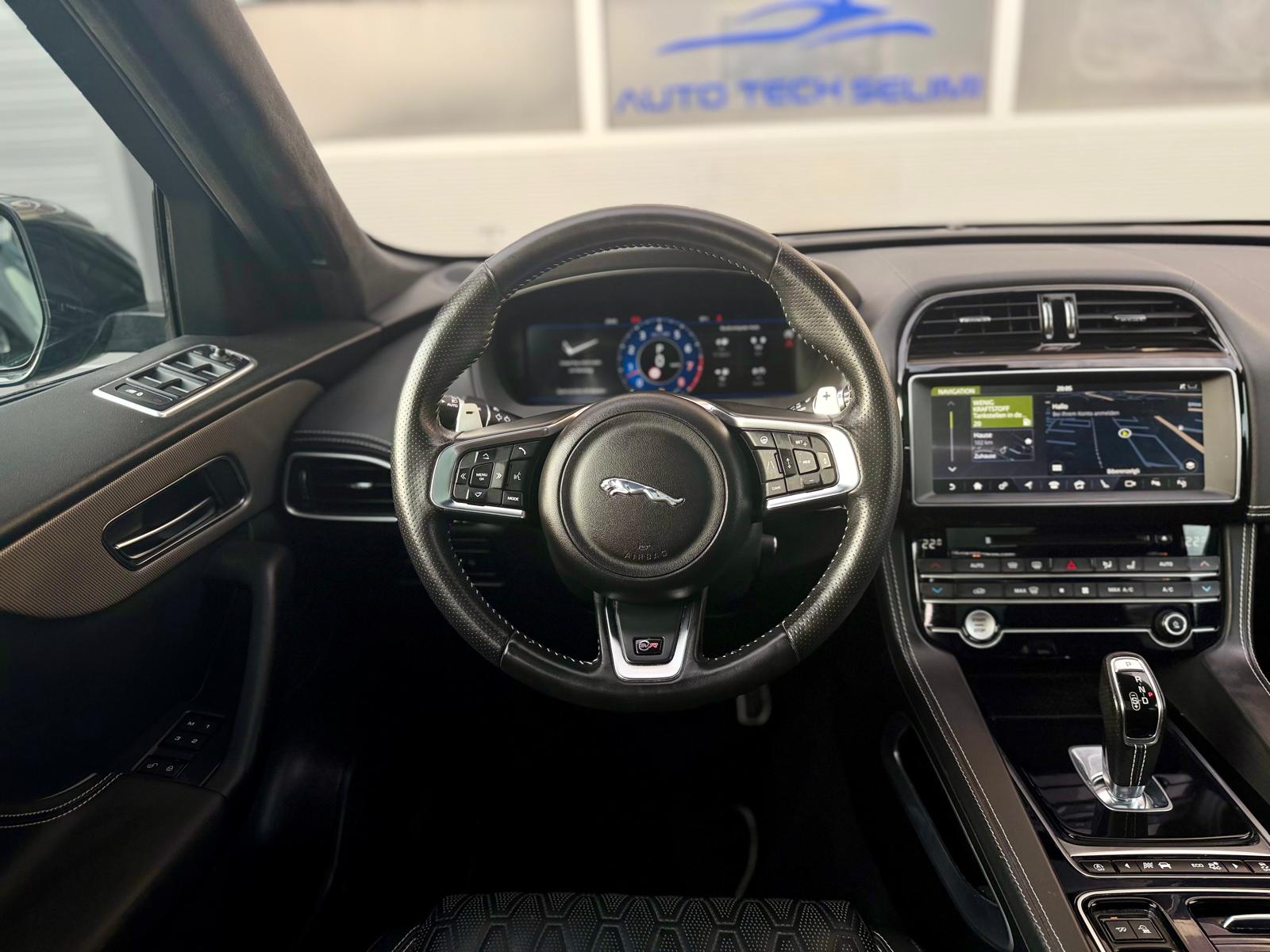 JAGUAR F-Pace 5.0 V8 SVR AWD Automatik-image-9