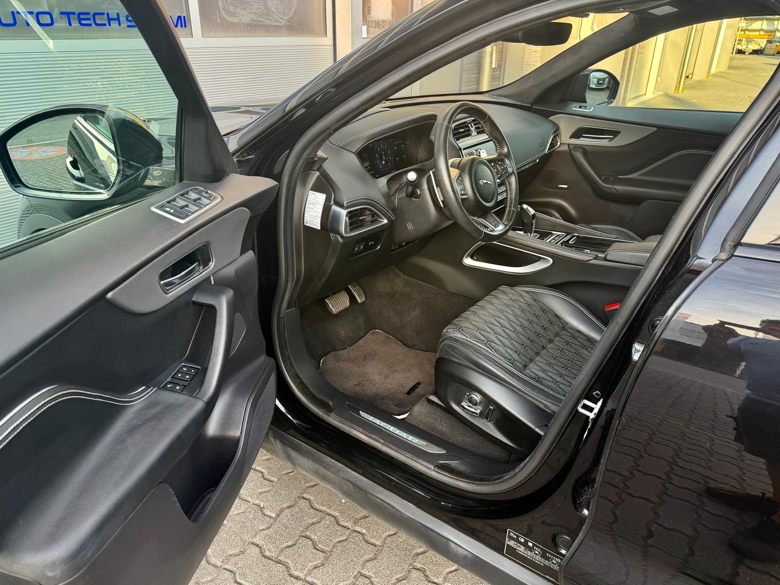 JAGUAR F-Pace 5.0 V8 SVR AWD Automatik-image-7