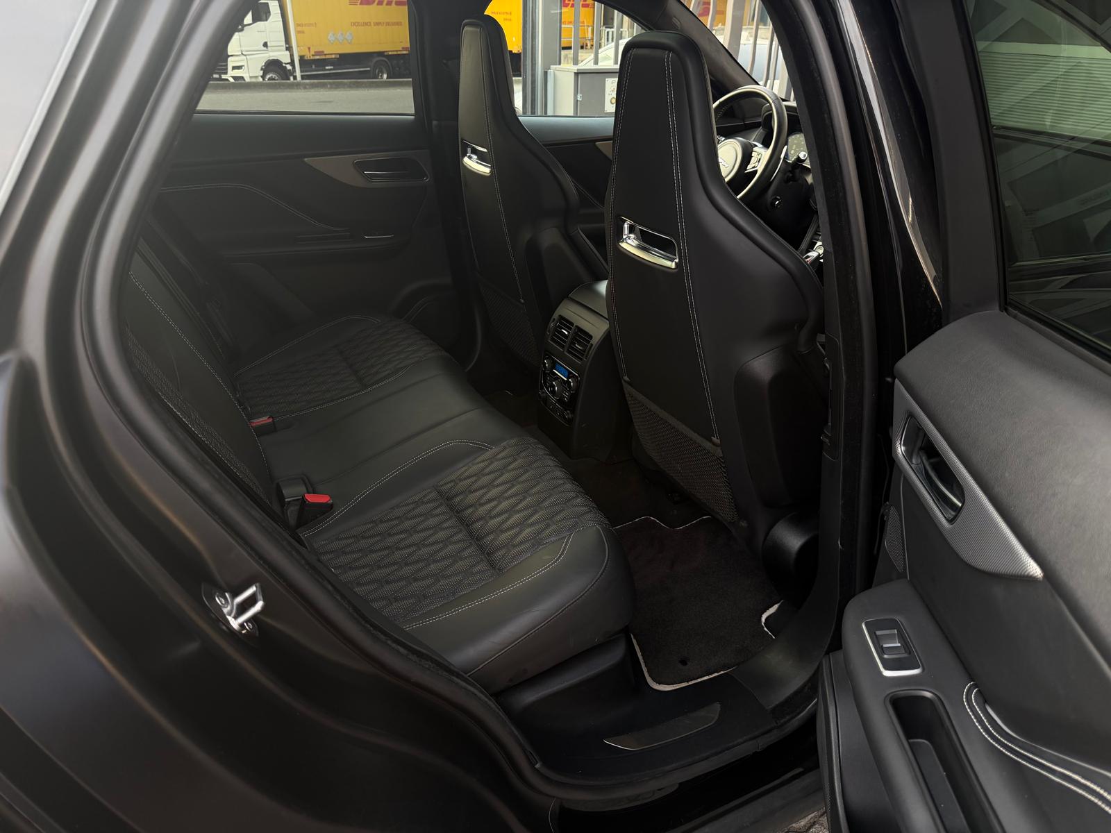 JAGUAR F-Pace 5.0 V8 SVR AWD Automatik-image-16
