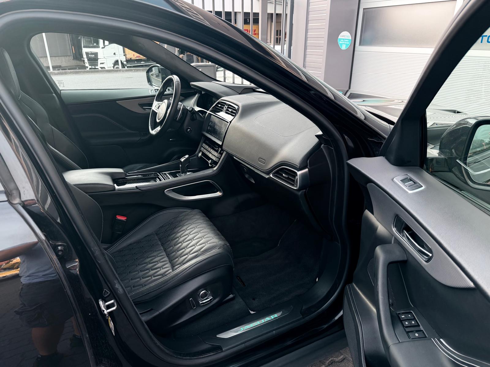 JAGUAR F-Pace 5.0 V8 SVR AWD Automatik-image-10