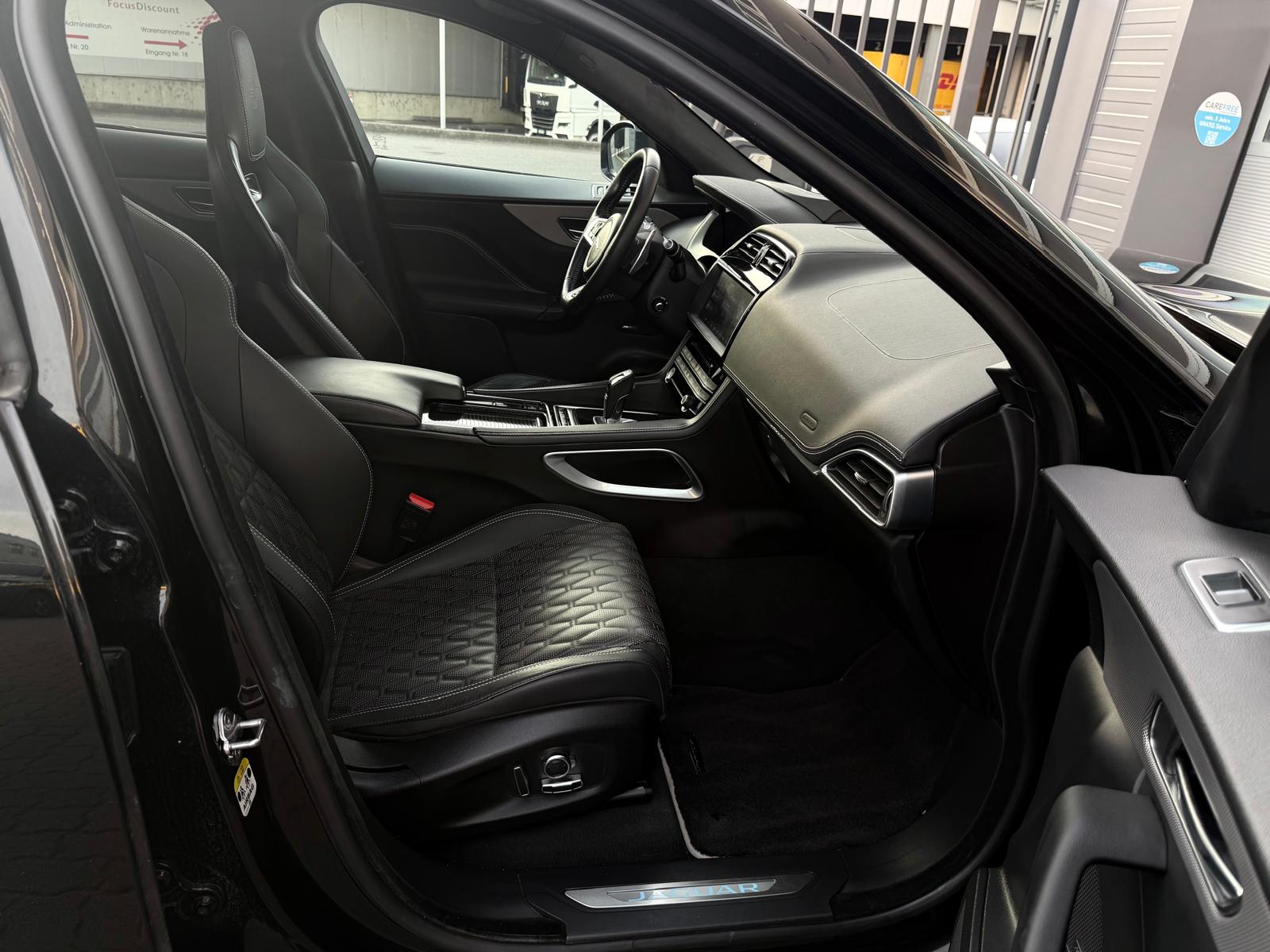 JAGUAR F-Pace 5.0 V8 SVR AWD Automatik-image-11