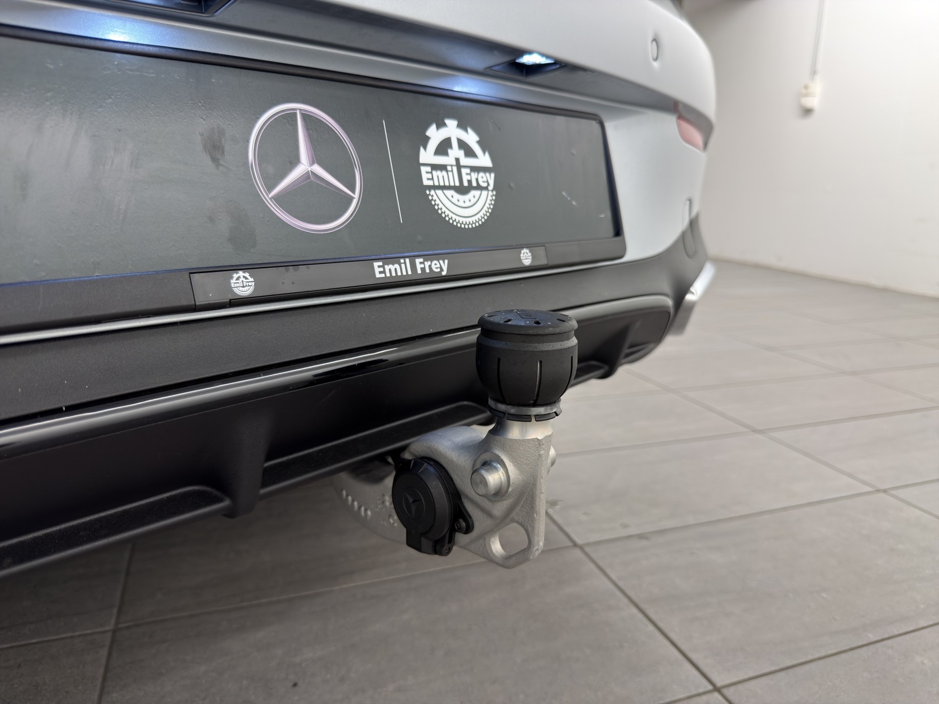 MERCEDES-BENZ CLE 450 AMG Line 4matic Cabriolet-image-12