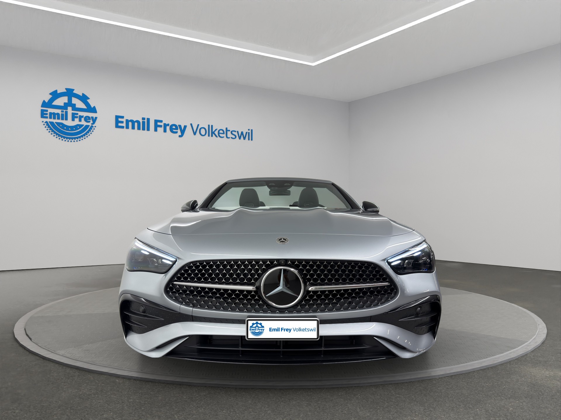 MERCEDES-BENZ CLE 450 AMG Line 4matic Cabriolet-image-4