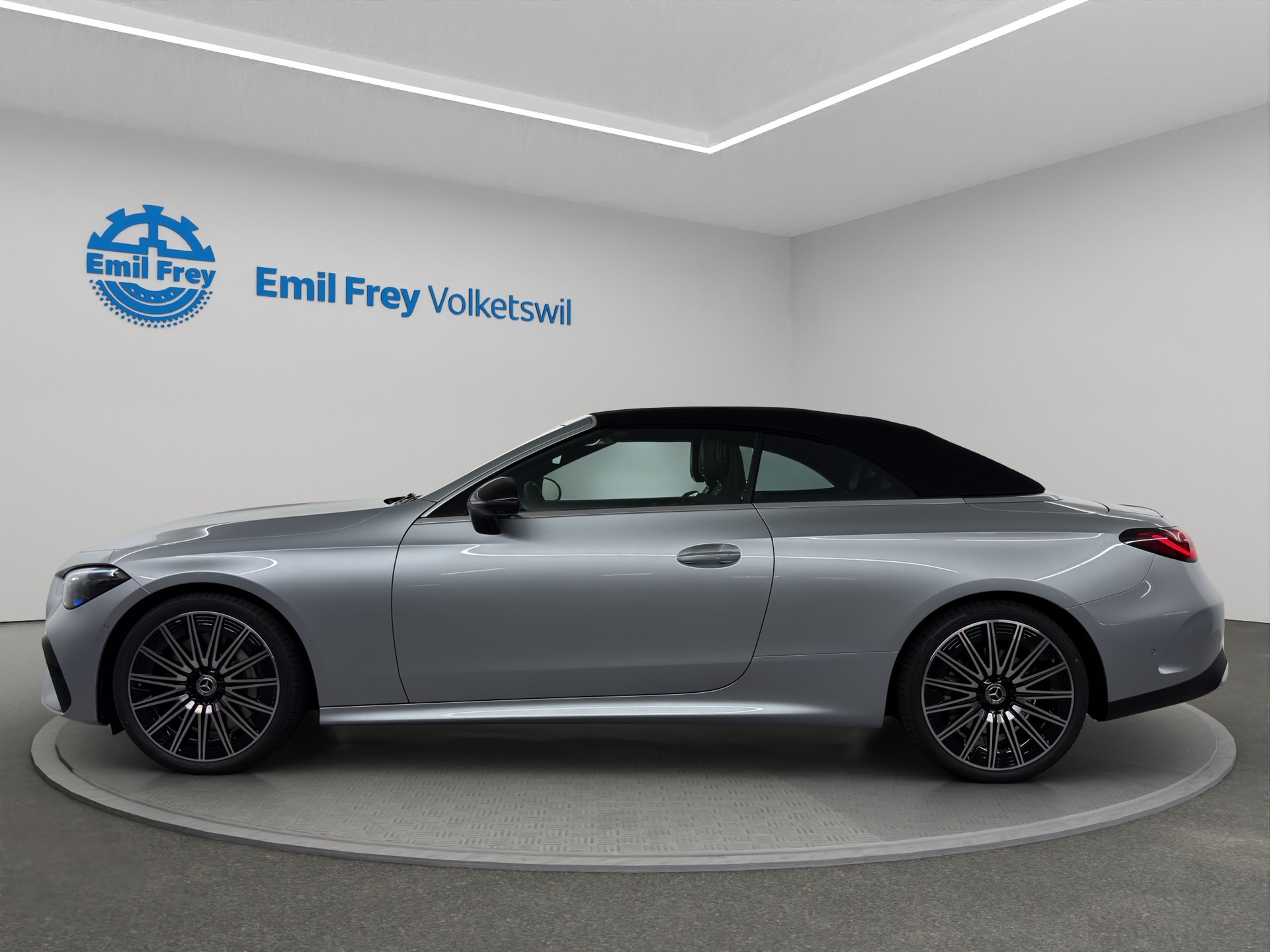 MERCEDES-BENZ CLE 450 AMG Line 4matic Cabriolet-showroom-element-1