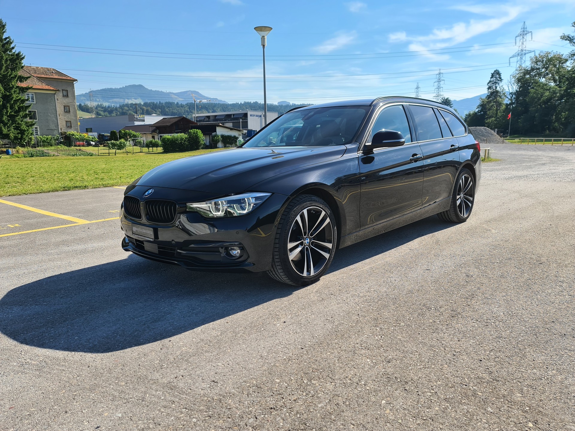 BMW 320d xDrive Touring Edition Sport Line Steptronic-image-0