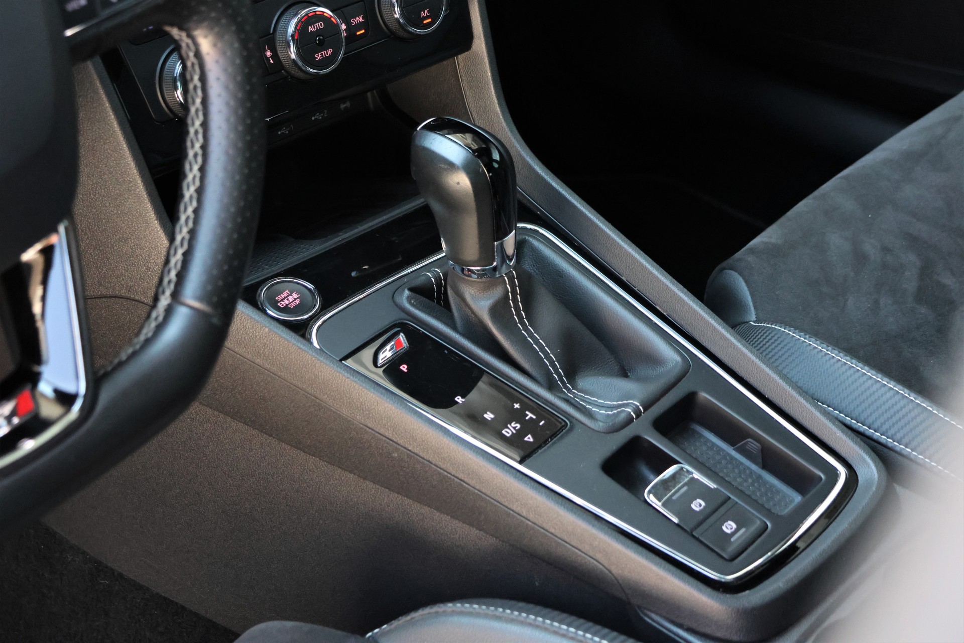 SEAT Leon 2.0 TSI SWISS Cupra 290 DSG (CH)-image-10