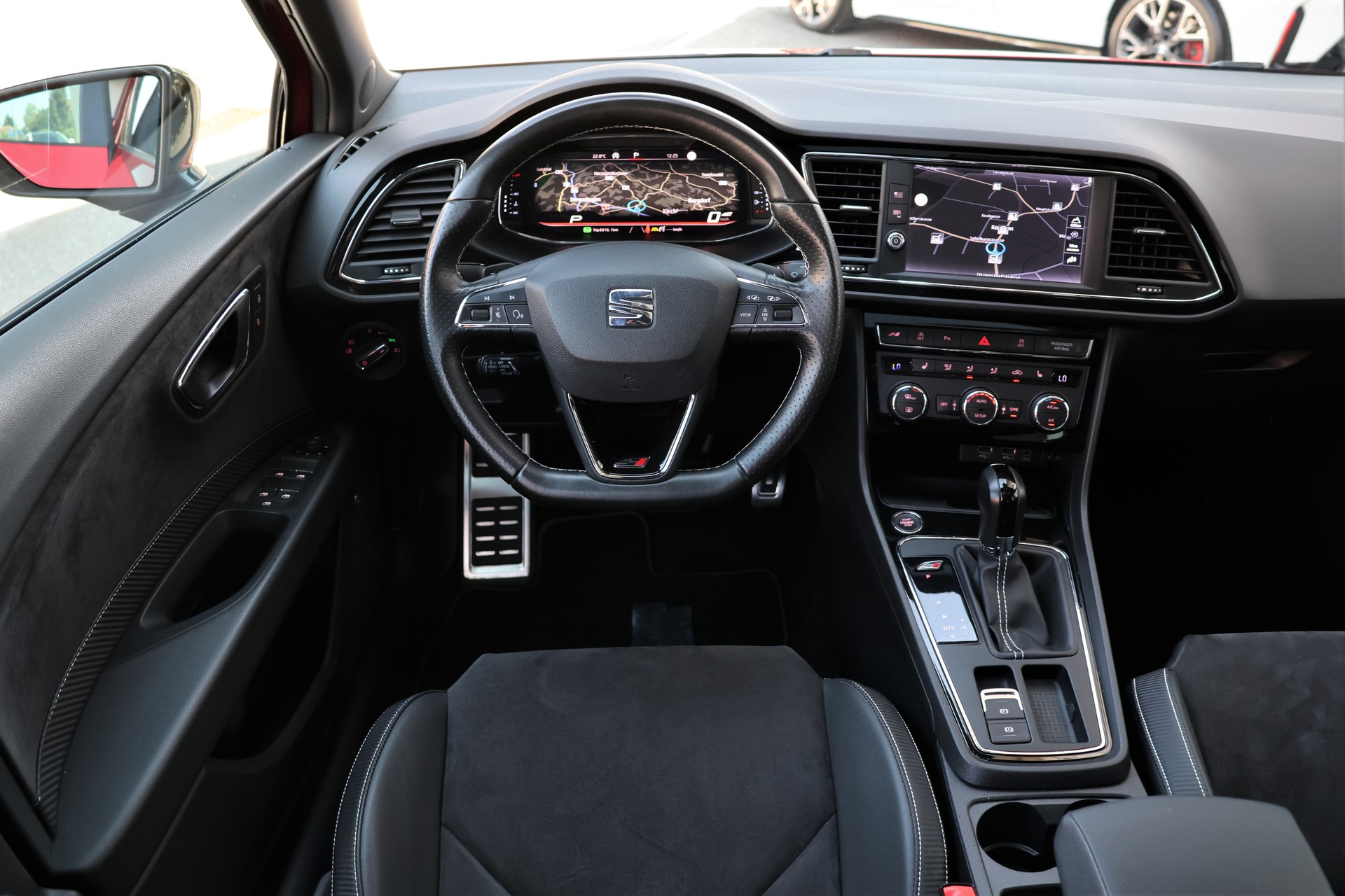 SEAT Leon 2.0 TSI SWISS Cupra 290 DSG (CH)-image-12